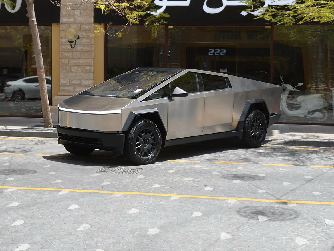 featured car