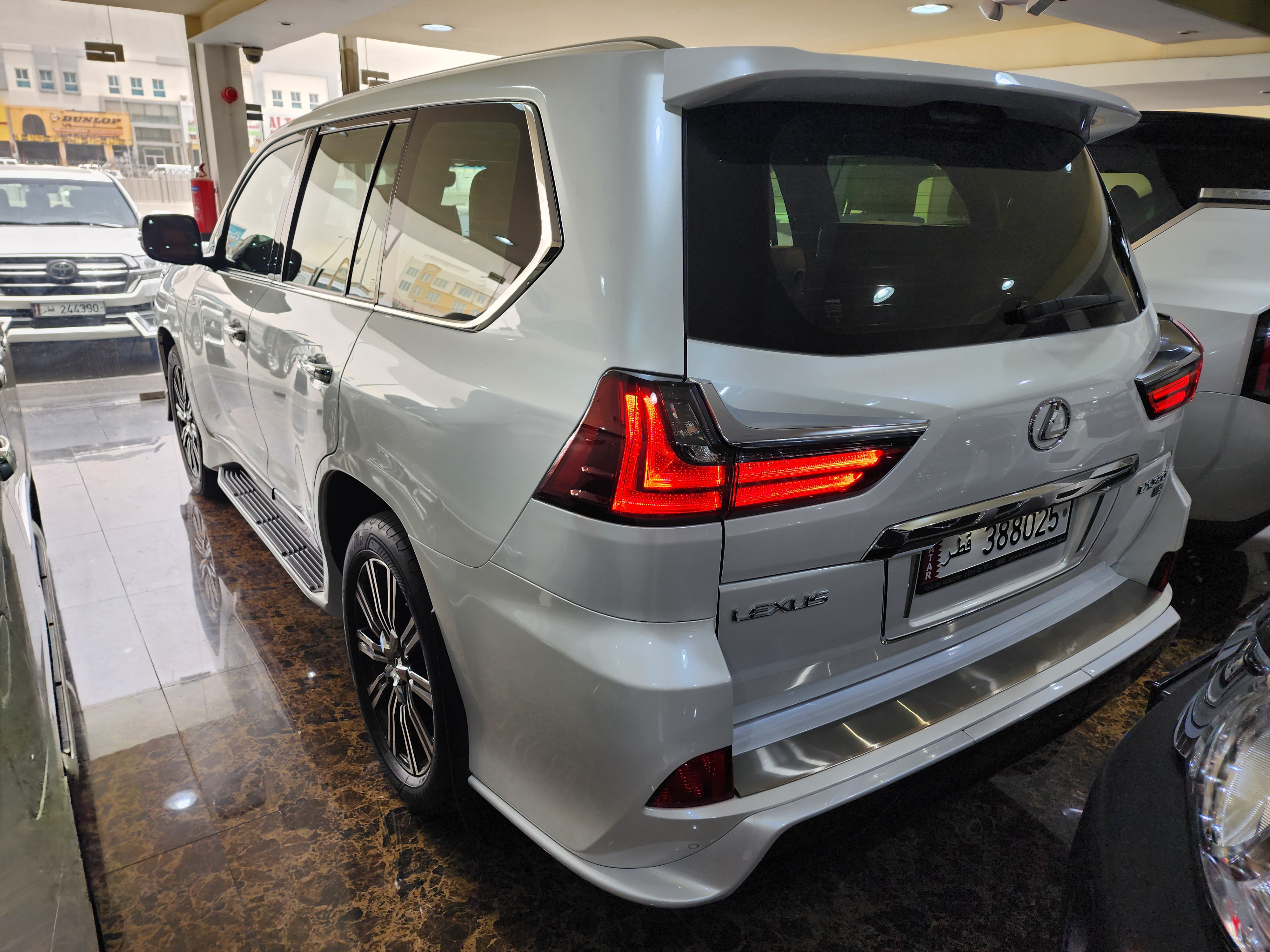 Lexus LX 570 S - Image 2