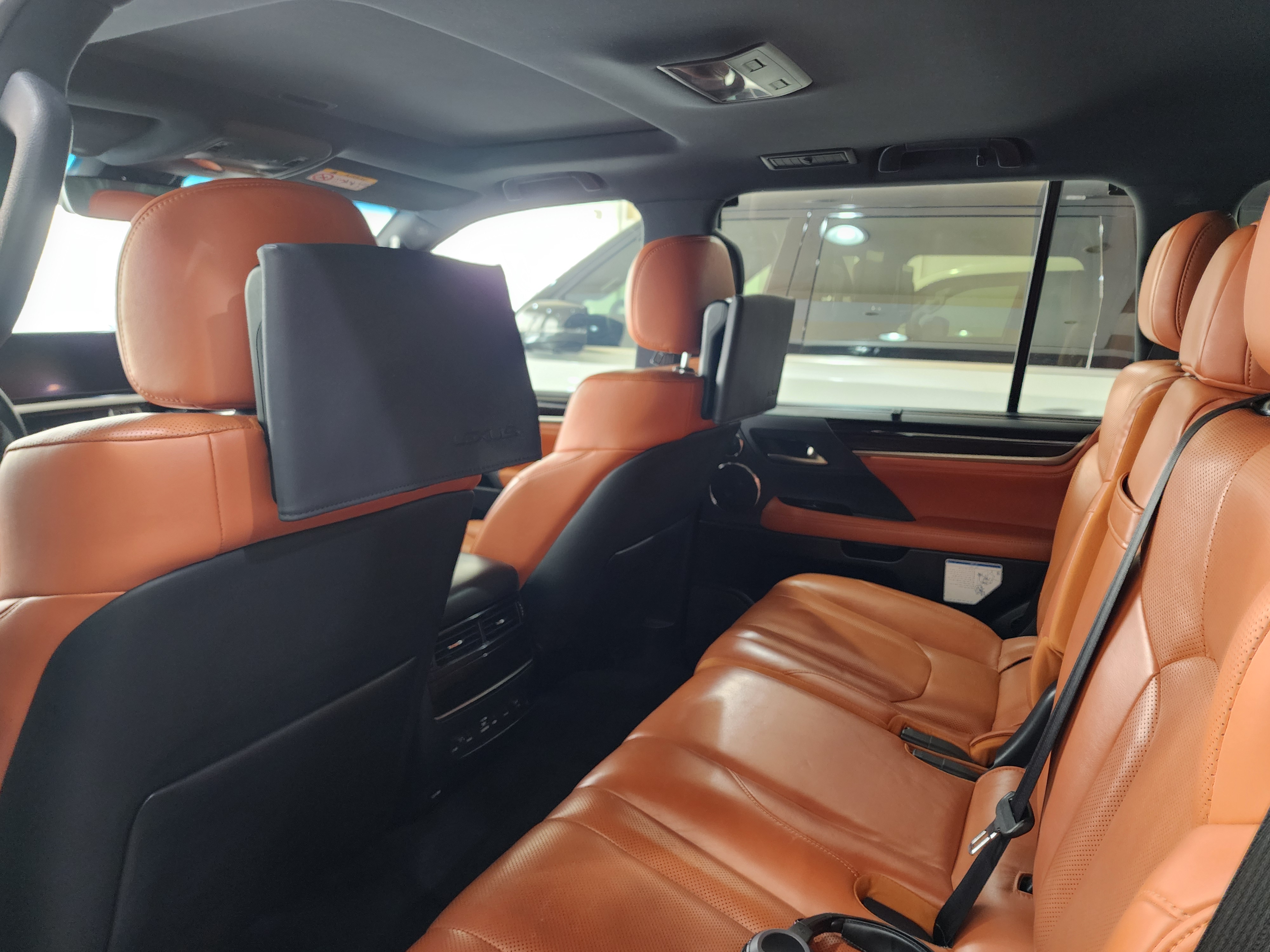 Lexus LX 570 S - Image 3