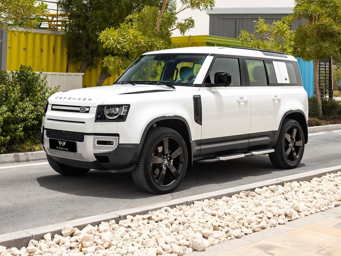 Land Rover Defender - Image 1