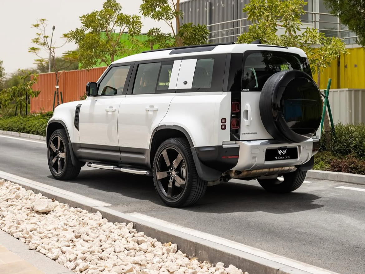 Land Rover Defender - Image 3