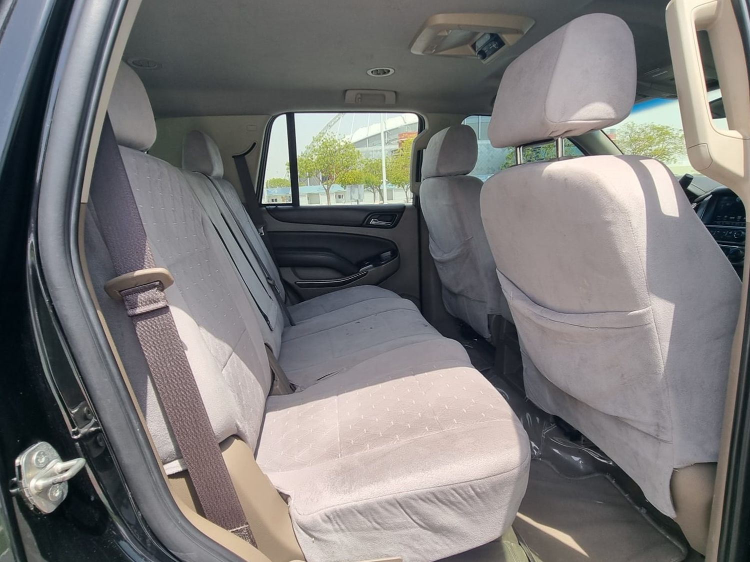 Chevrolet Tahoe LS - Image 2