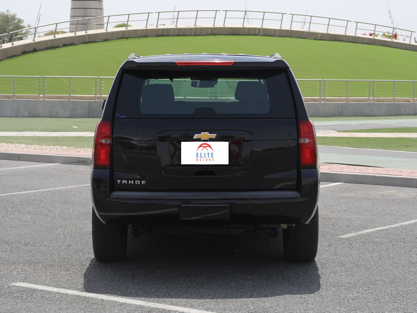Chevrolet Tahoe LS - Image 4