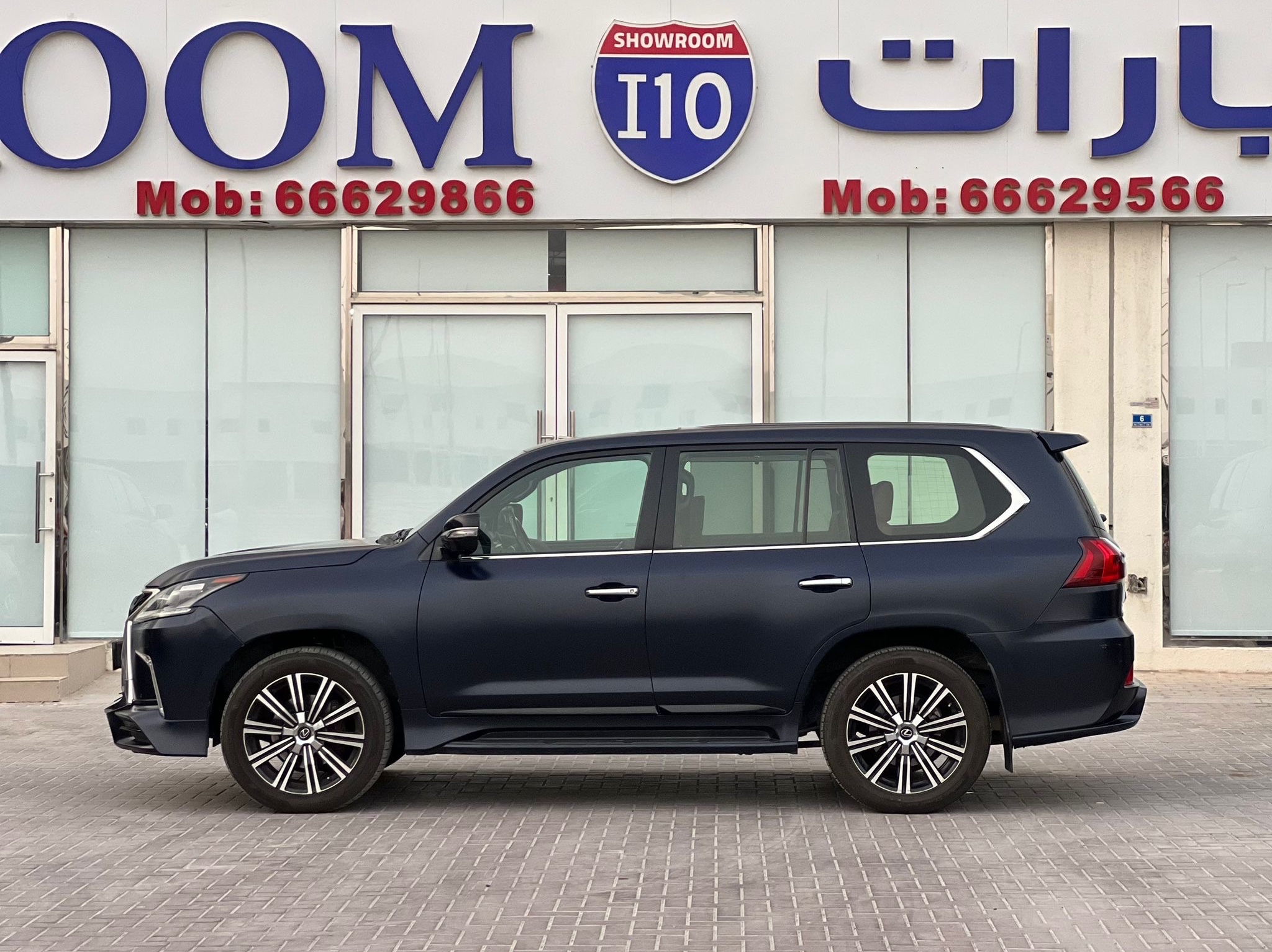 Lexus LX 570 - Image 3