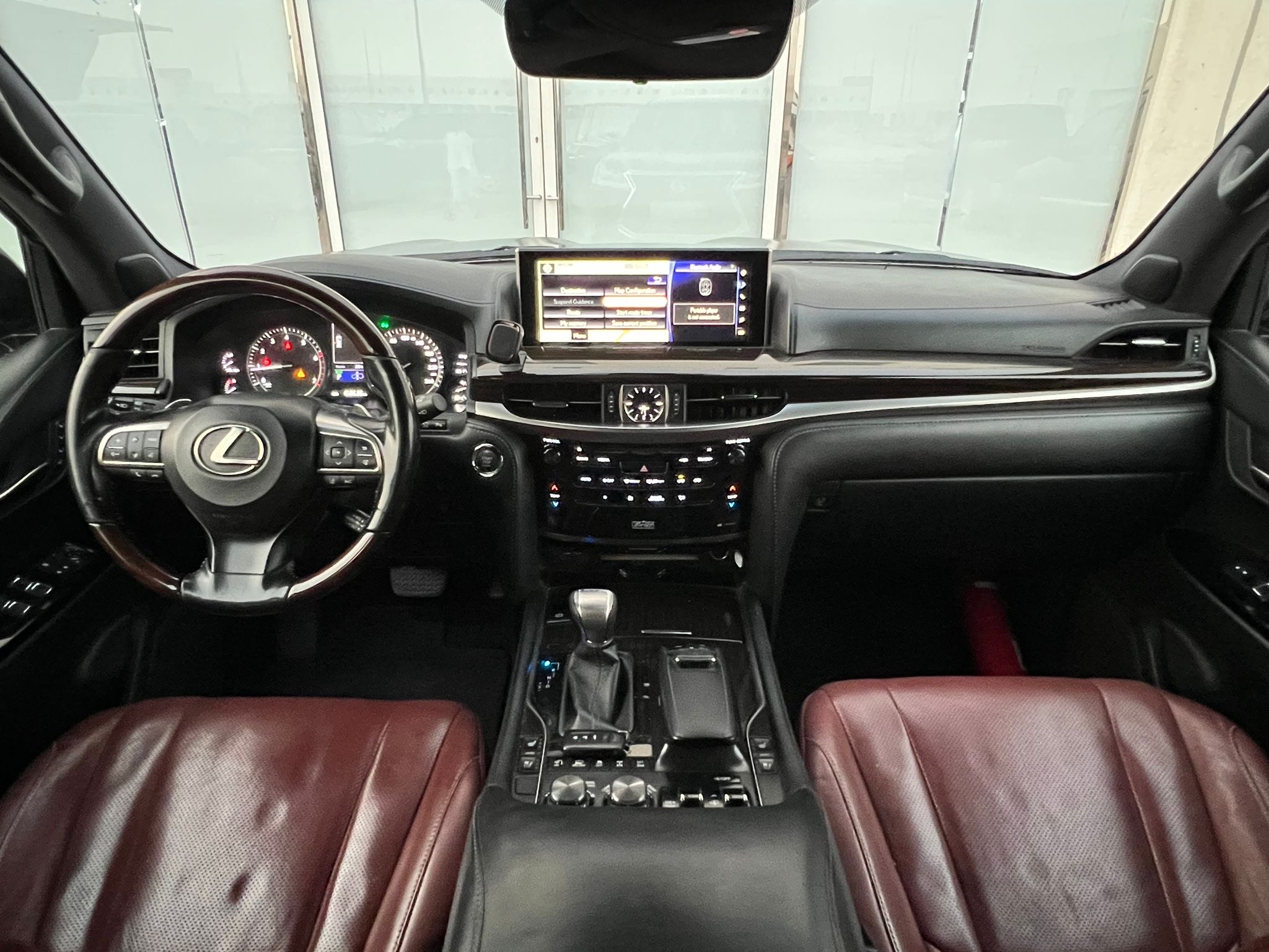 Lexus LX 570 - Image 4