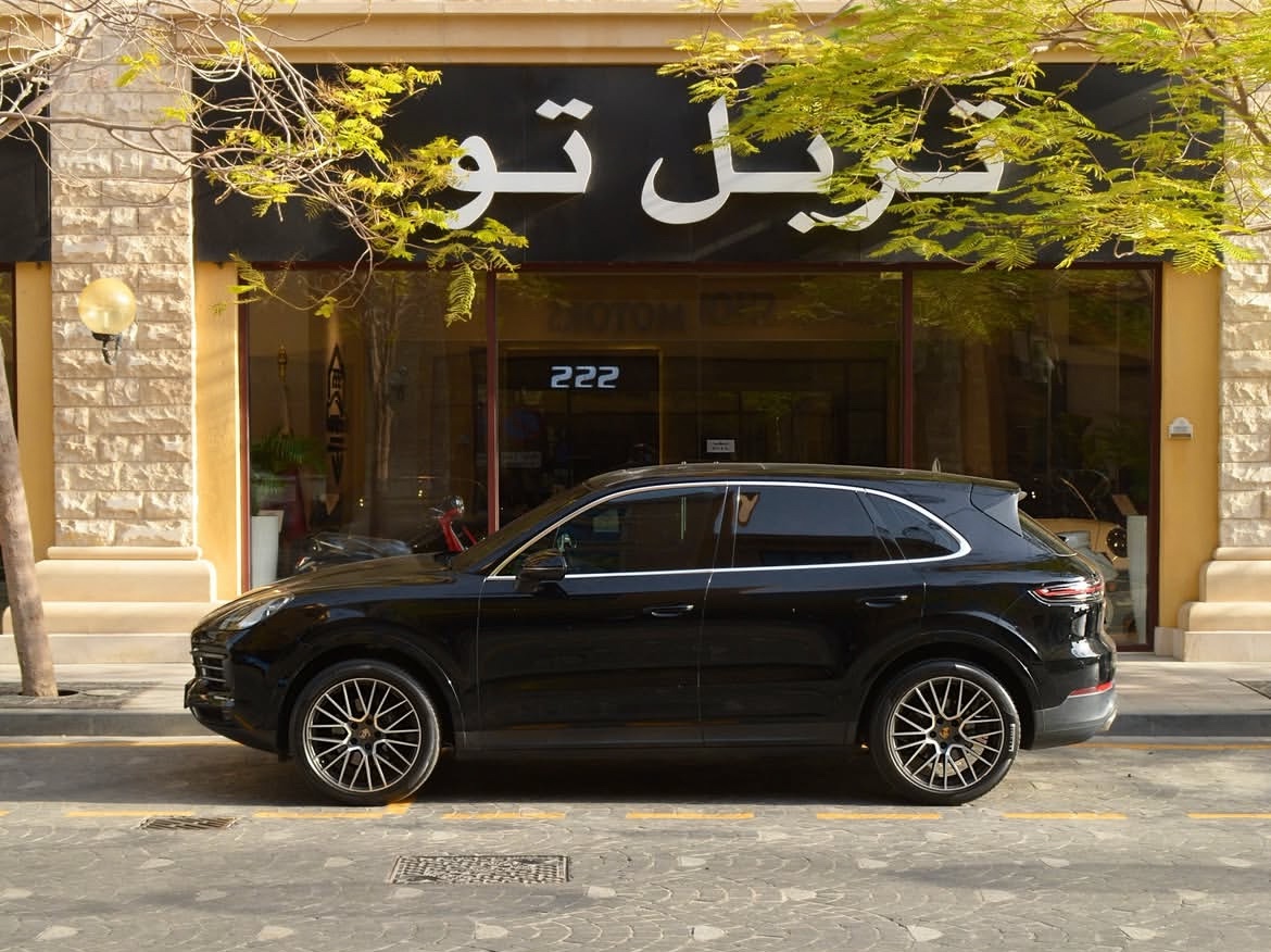 Porsche Cayenne - Image 2