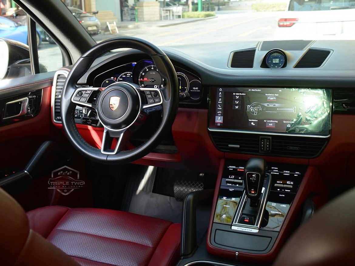Porsche Cayenne - Image 4
