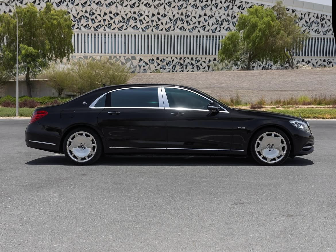 Mercedes-Benz S-Class Sedan Maybach - Image 2