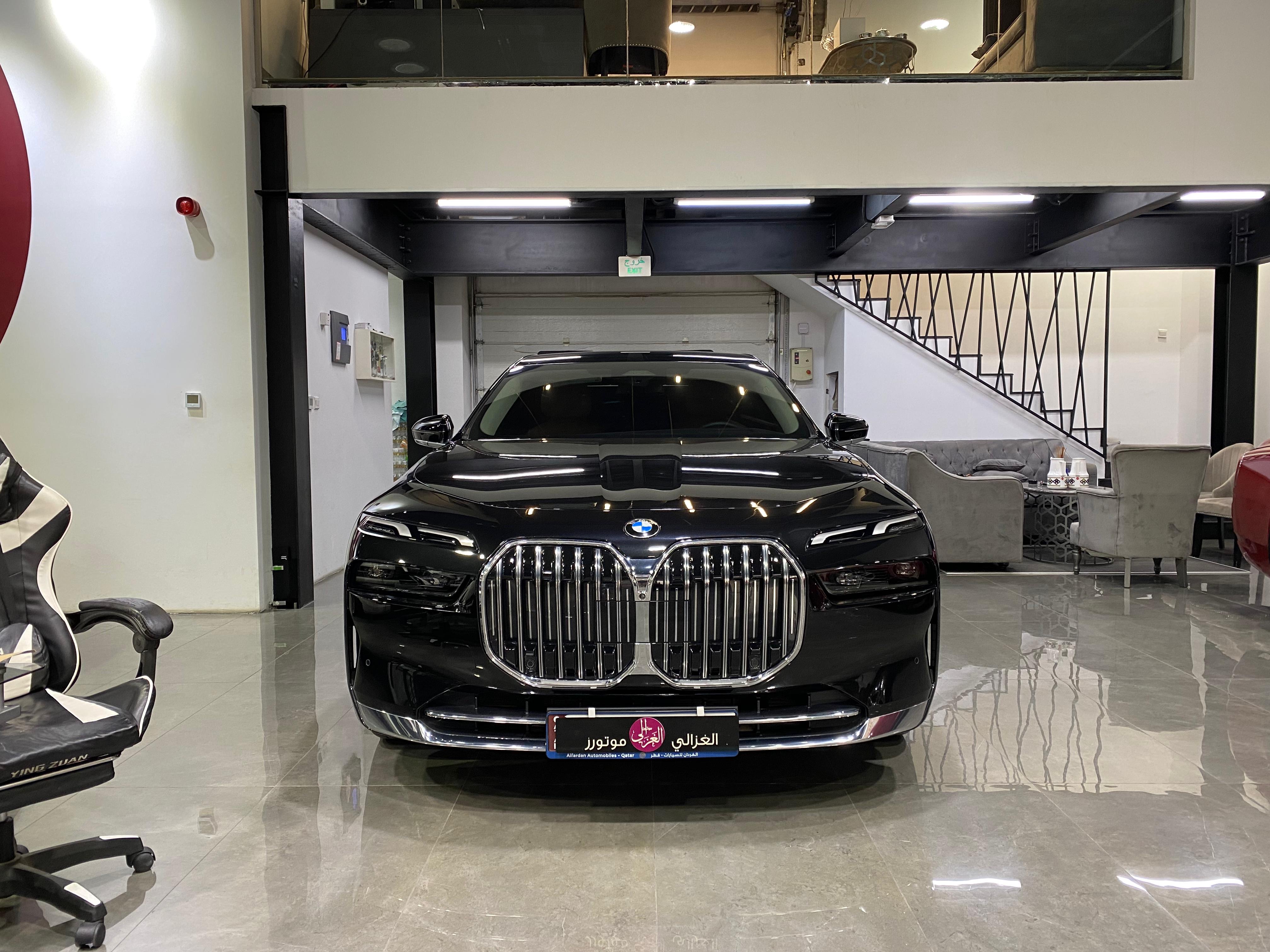 BMW 7-Series 735 - Image 2
