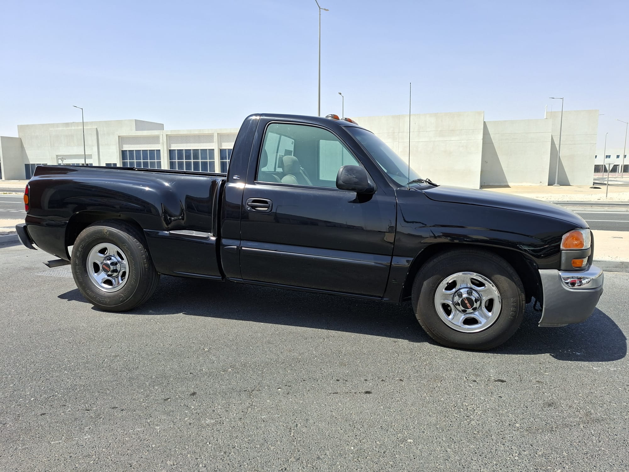 GMC Sierra - Image 4
