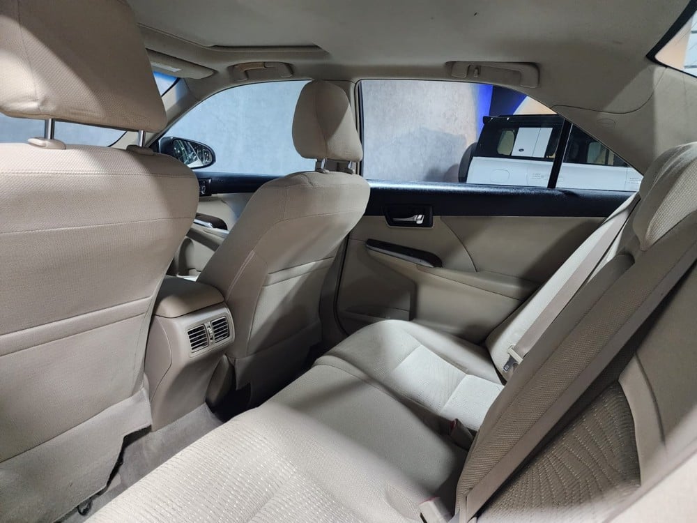 Toyota Camry - Image 4