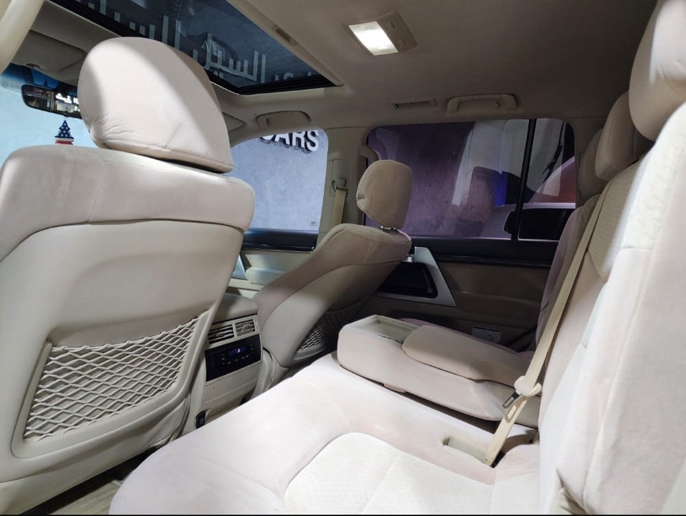 Toyota Land Cruiser VXR Grand Touring - Image 2