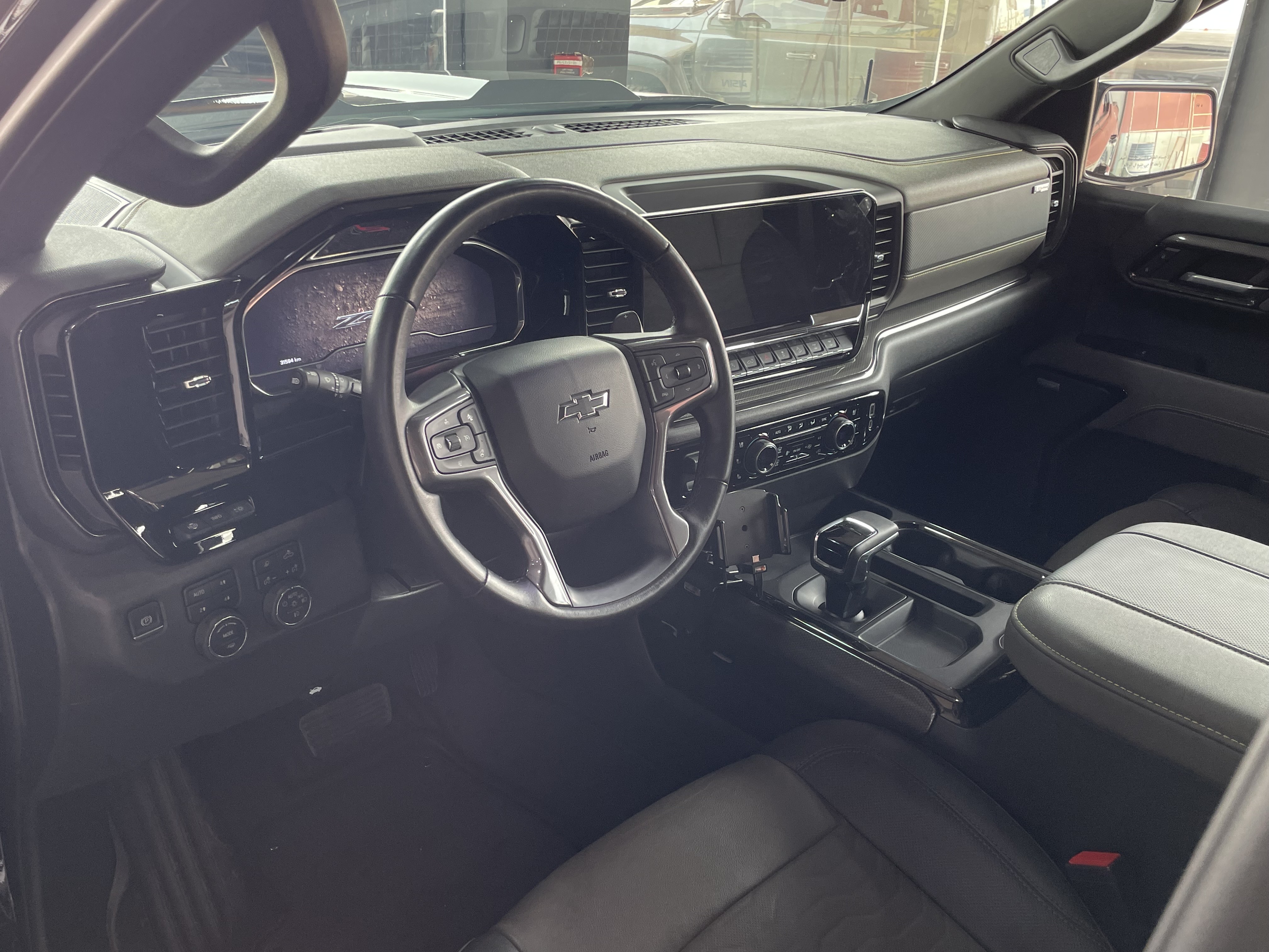 Chevrolet Silverado ZR 2 - Image 3