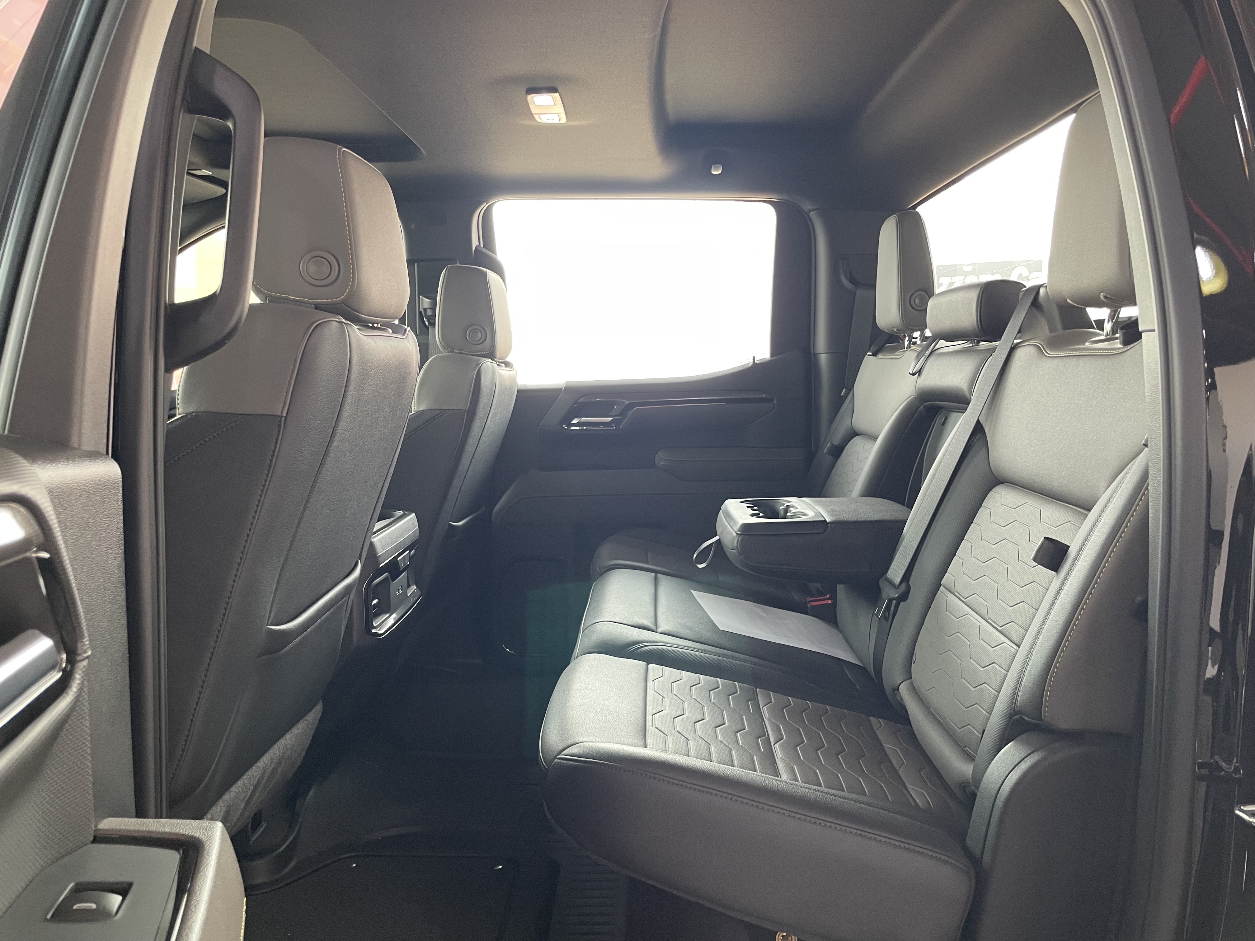 Chevrolet Silverado ZR 2 - Image 4