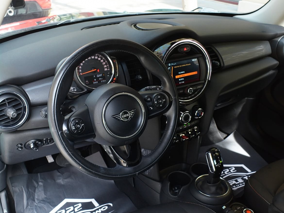 Mini Cooper Standard - Image 4