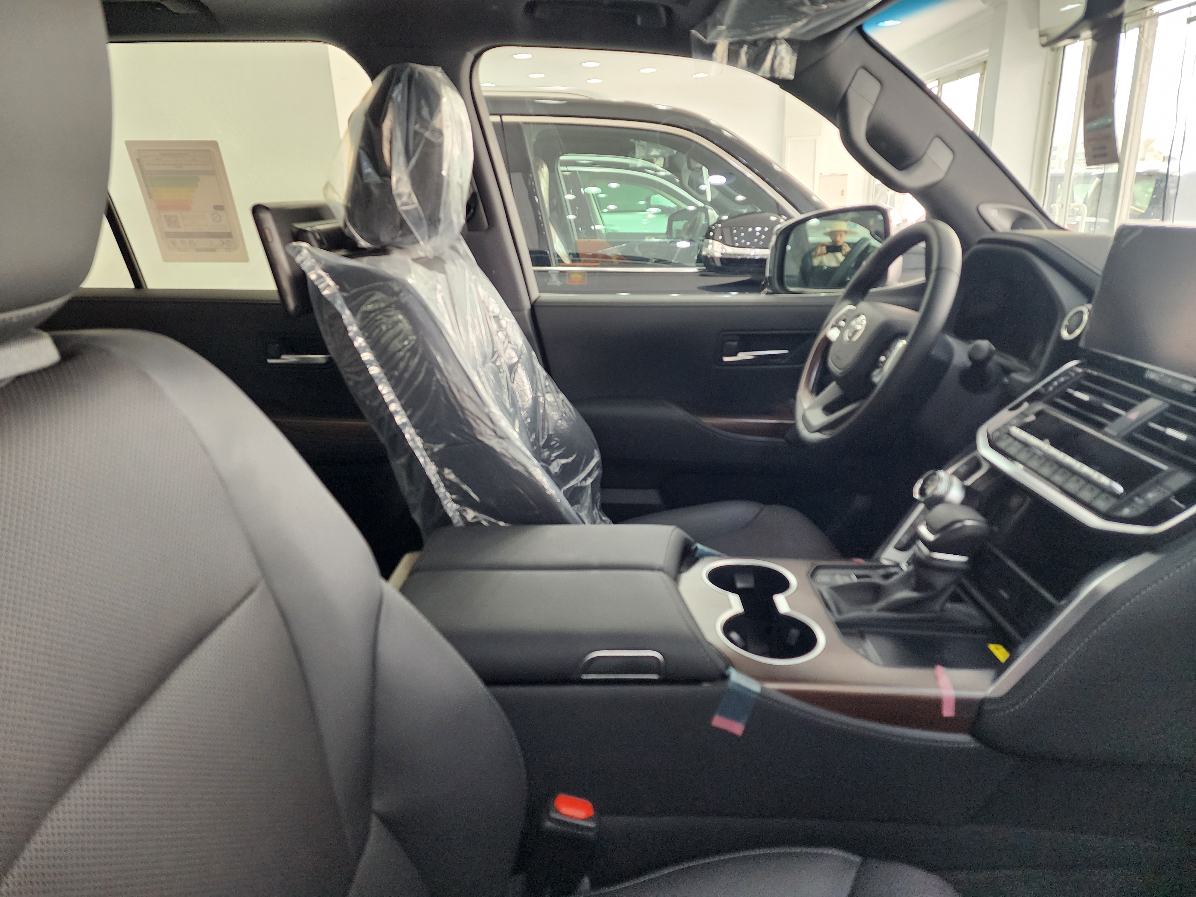 Toyota Land Cruiser VX - Image 3