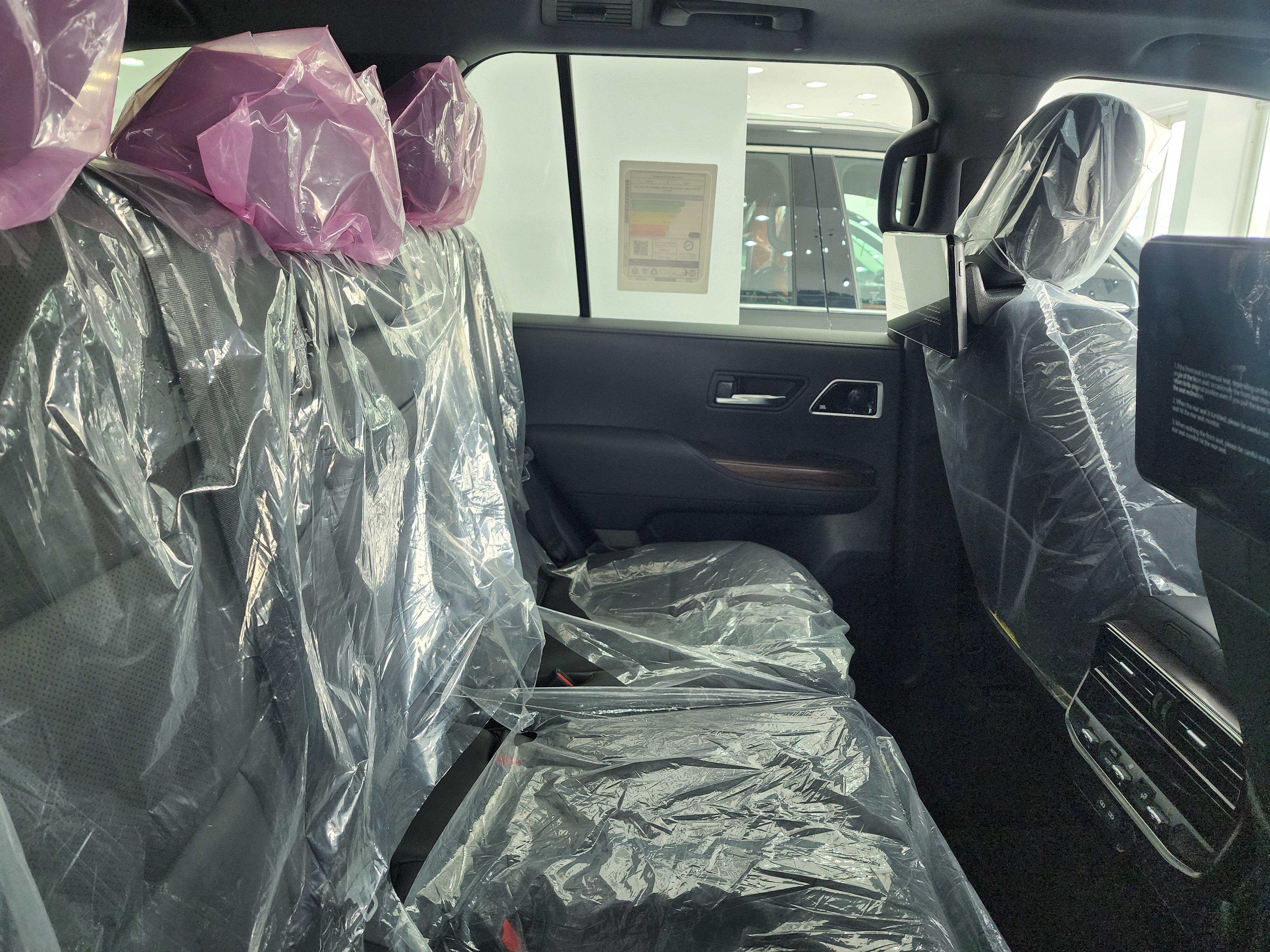 Toyota Land Cruiser VX - Image 4