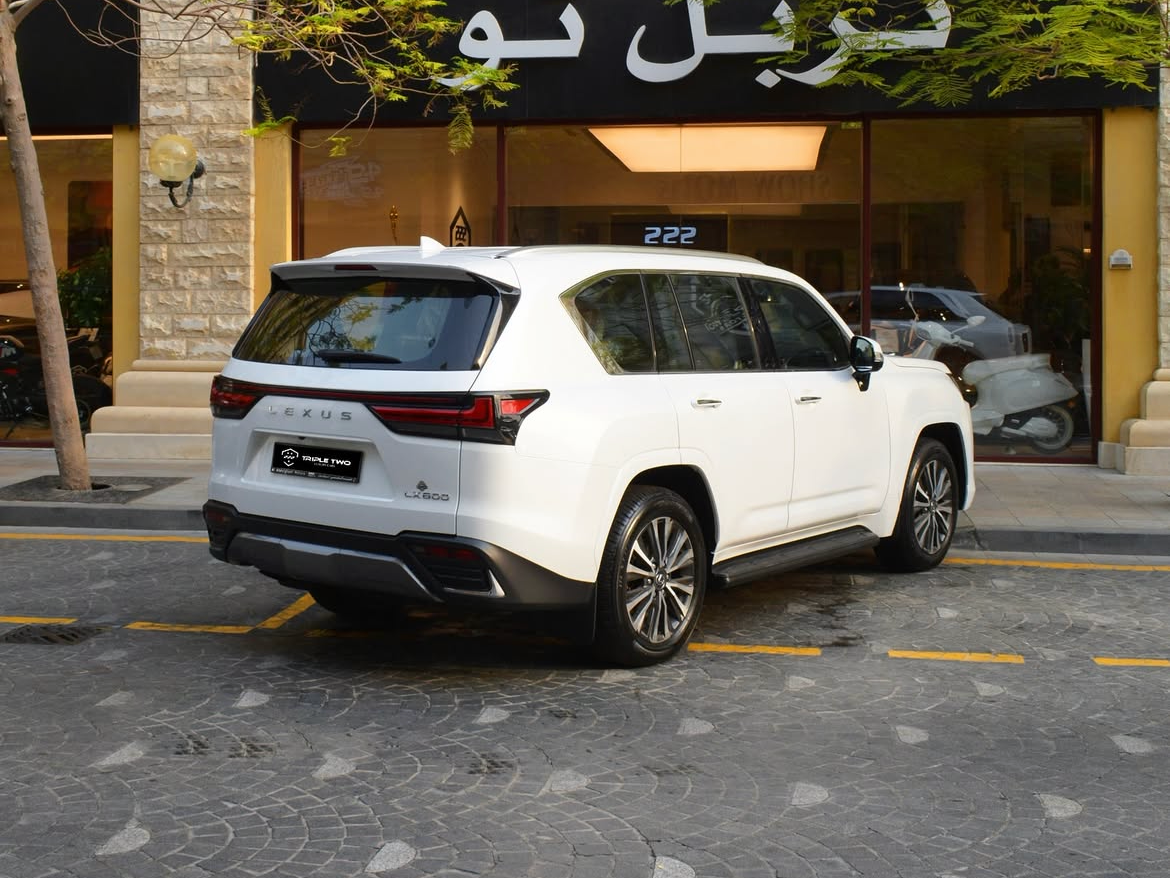 Lexus LX 600 Luxury  - Image 3