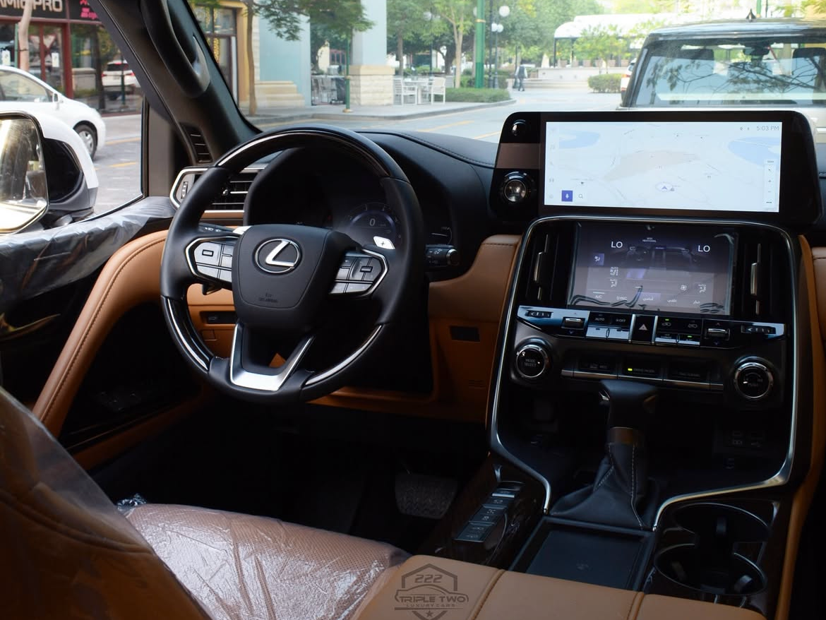 Lexus LX 600 Luxury  - Image 4