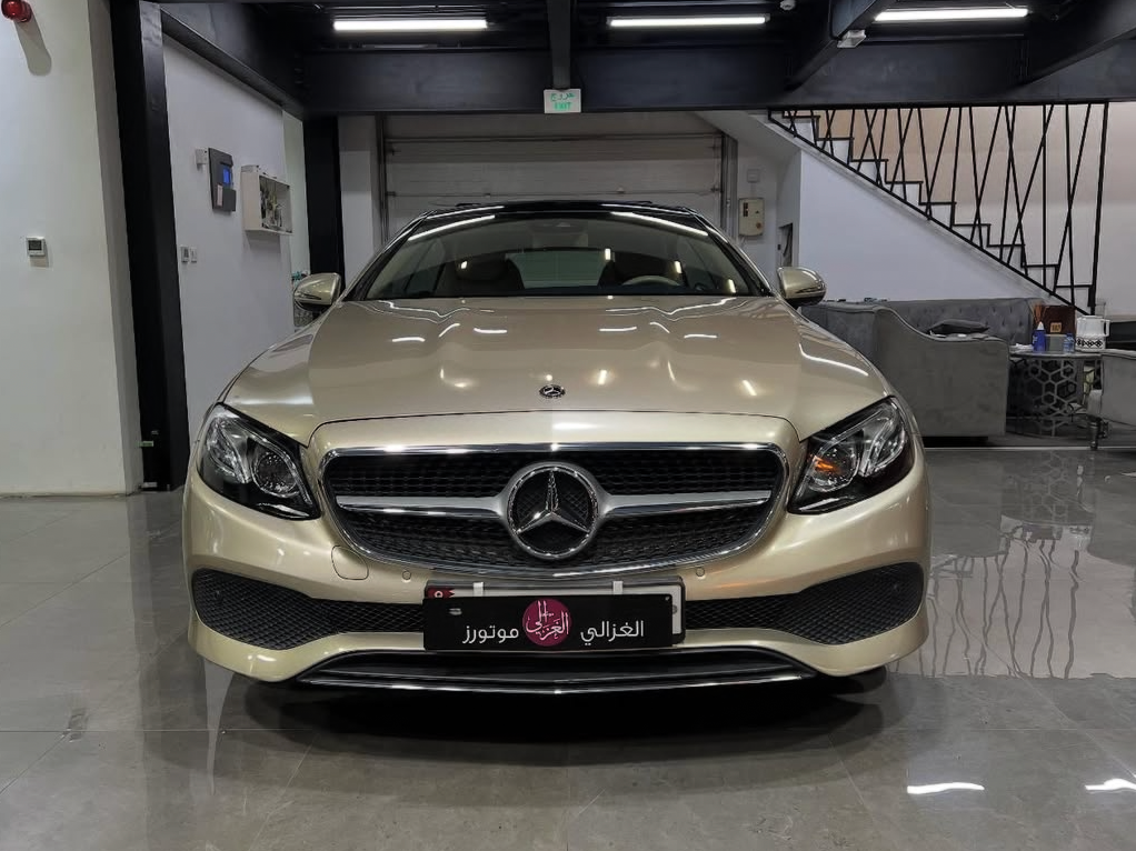 Mercedes-Benz E-Class Coupe 200 - Image 2