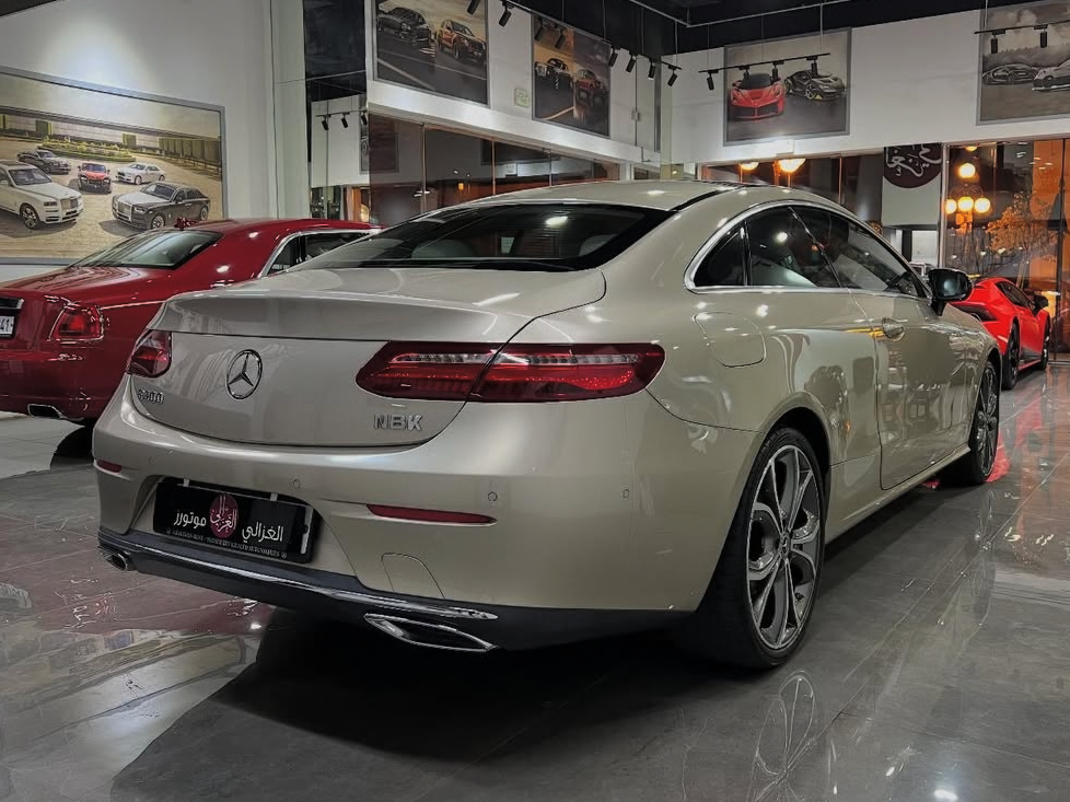 Mercedes-Benz E-Class Coupe 200 - Image 3