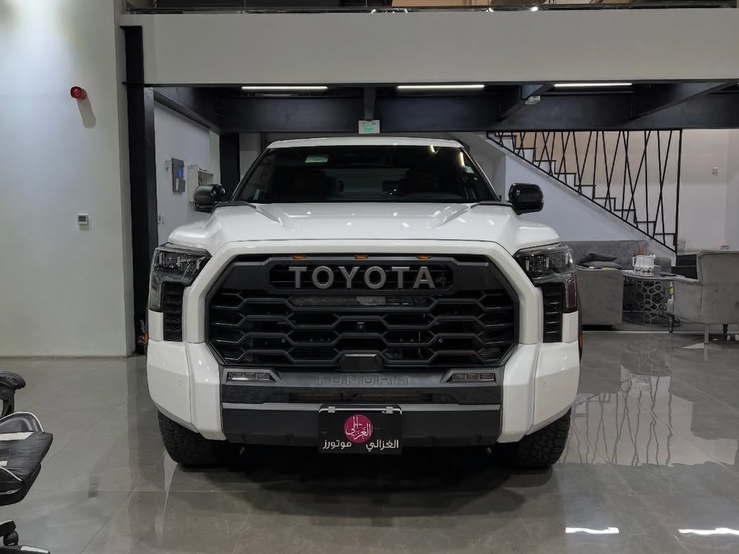 Toyota Tundra - Image 2
