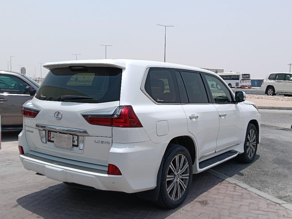 Lexus LX 570 - Image 2