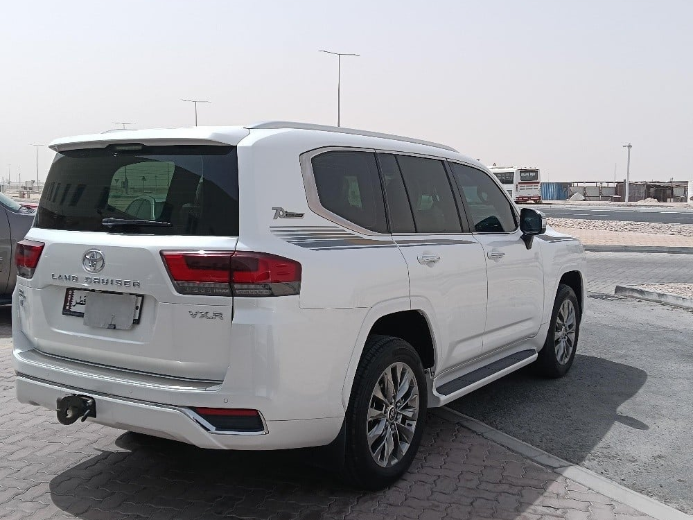 Toyota Land Cruiser VX.R - Image 2