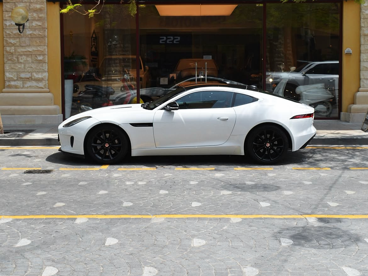Jaguar F-TYPE - Image 3