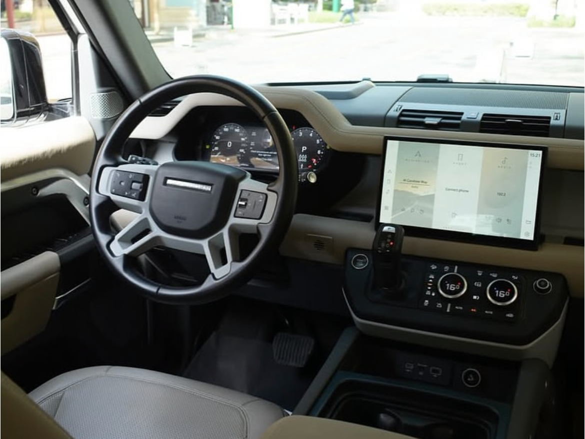 Land Rover Defender 130 HSE - Image 4