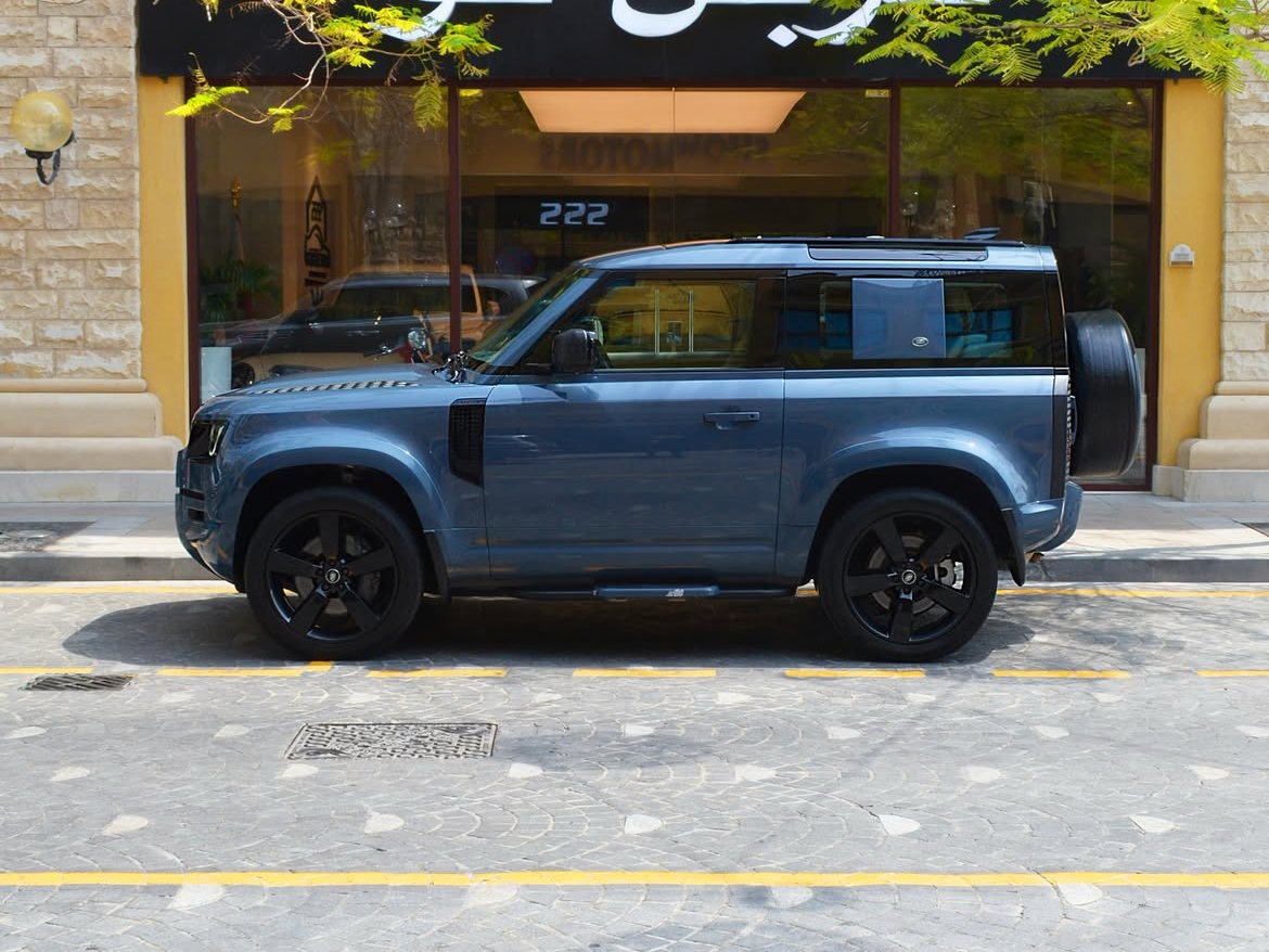 Land Rover Defender 90 HSE - Image 2