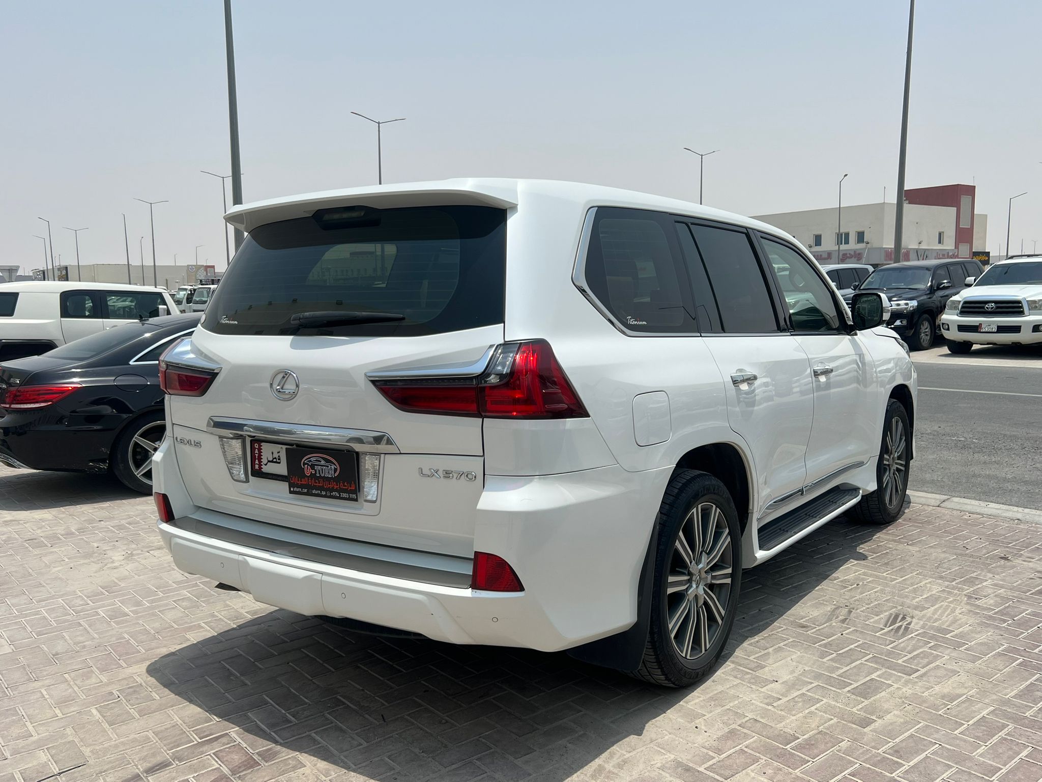 Lexus LX 570 - Image 2