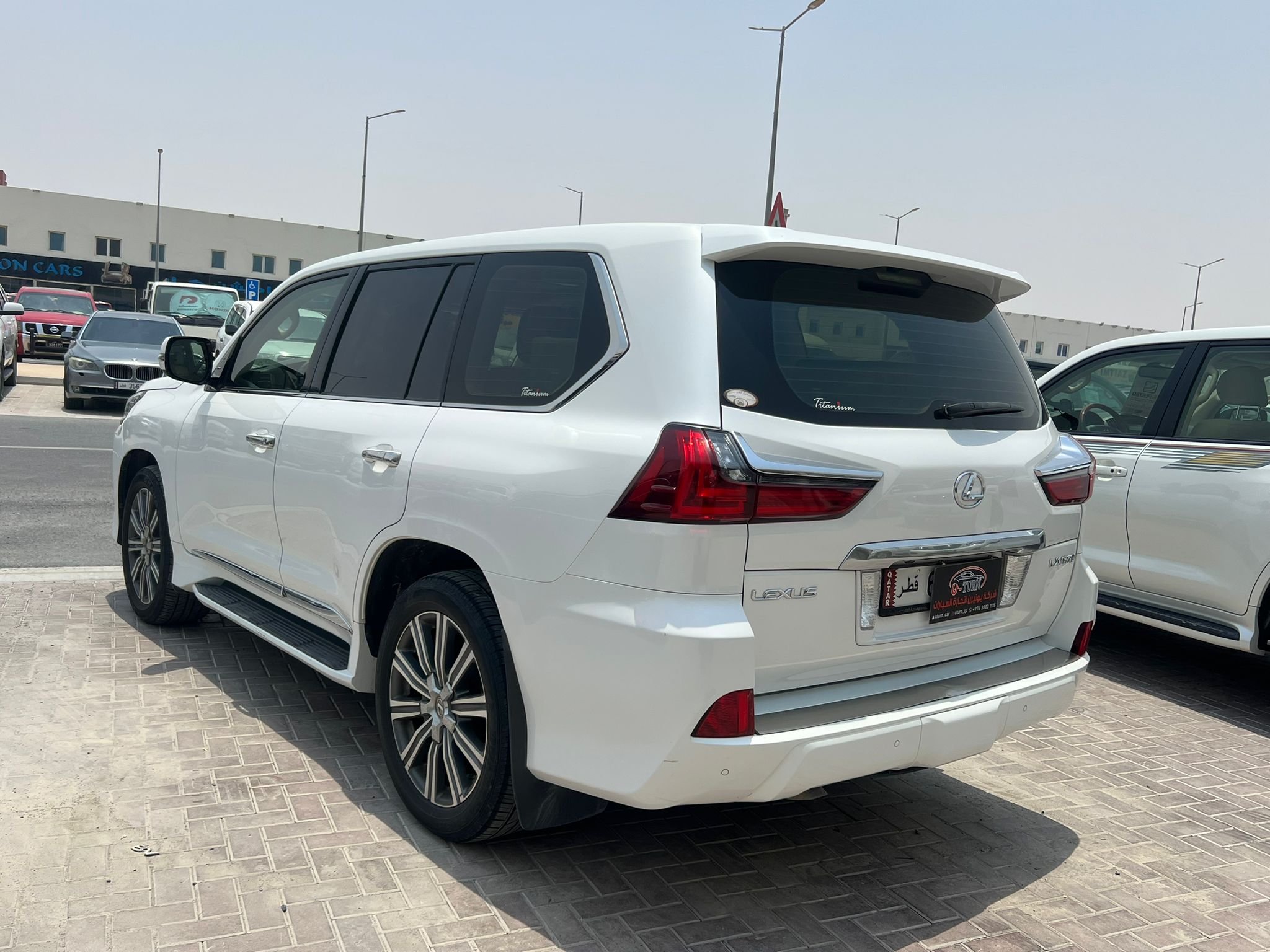 Lexus LX 570 - Image 4