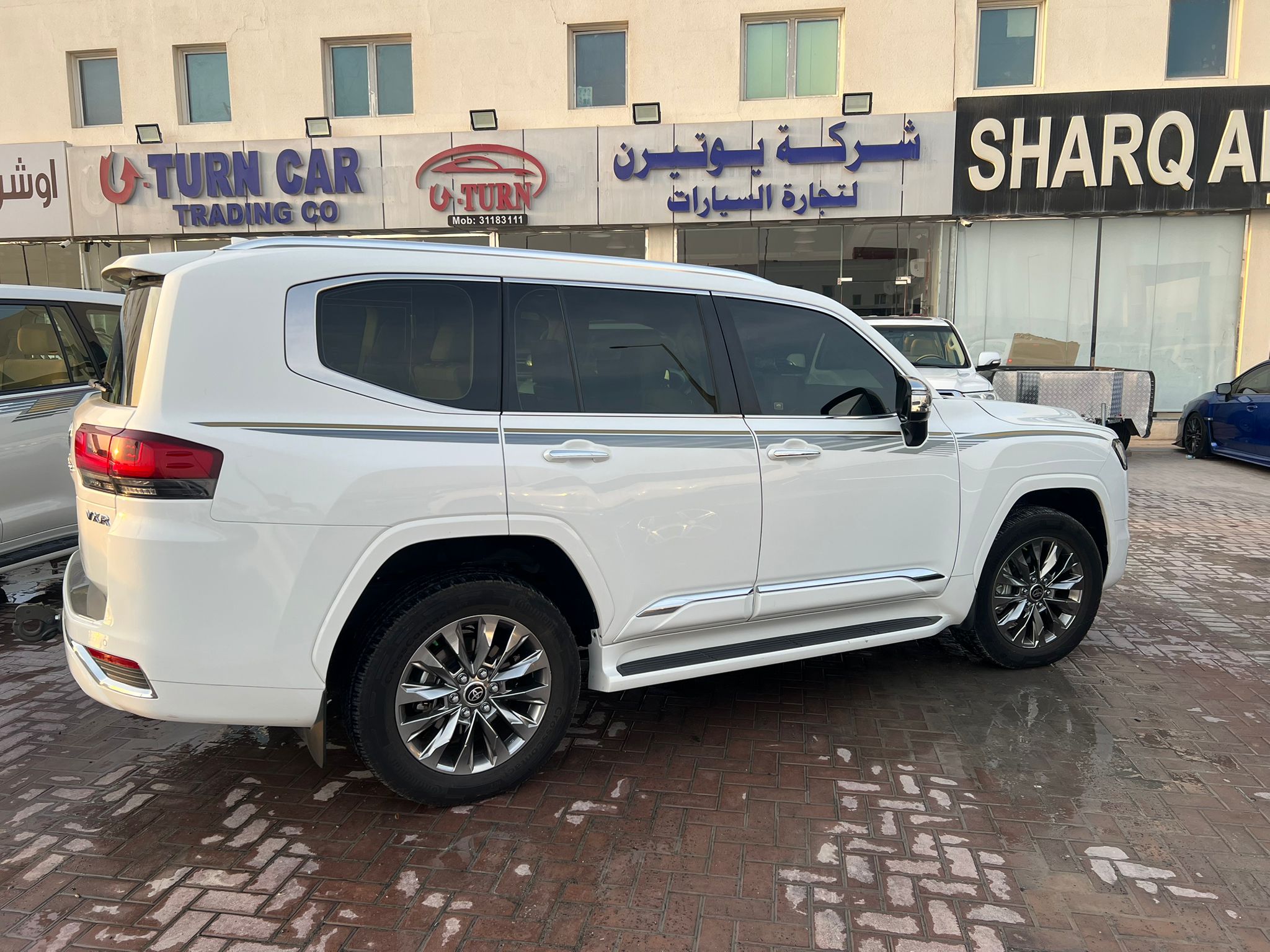 Toyota Land Cruiser VX.R - Image 2