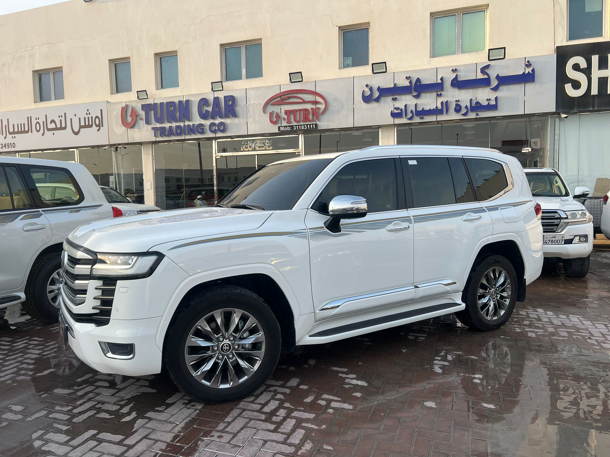 Toyota Land Cruiser VX.R - Image 3
