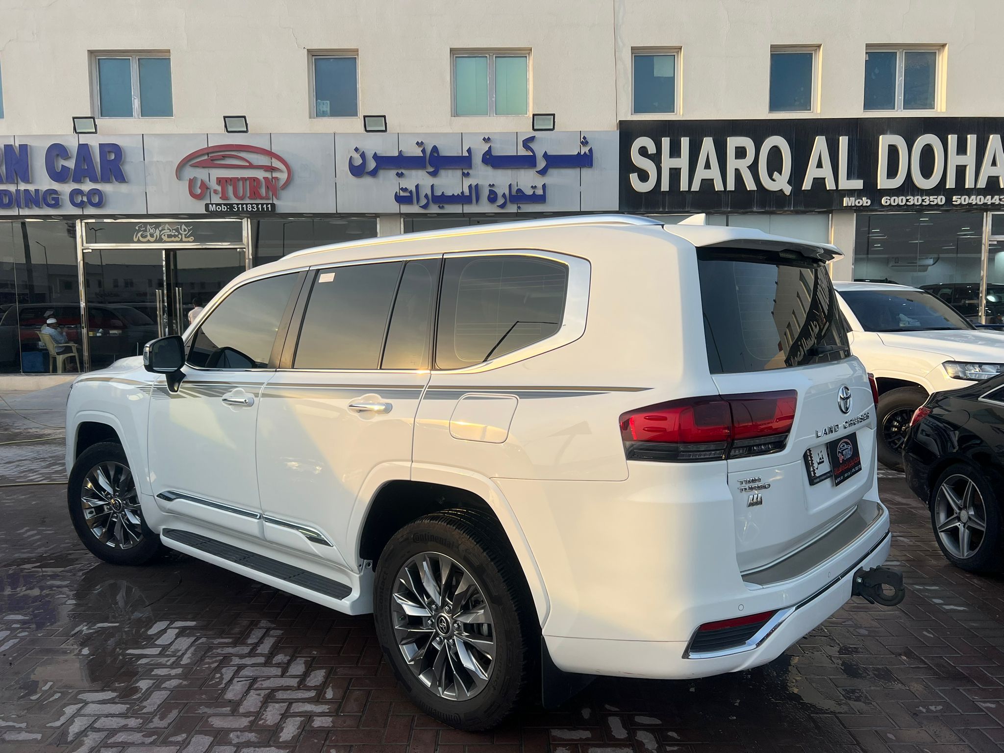 Toyota Land Cruiser VX.R - Image 4