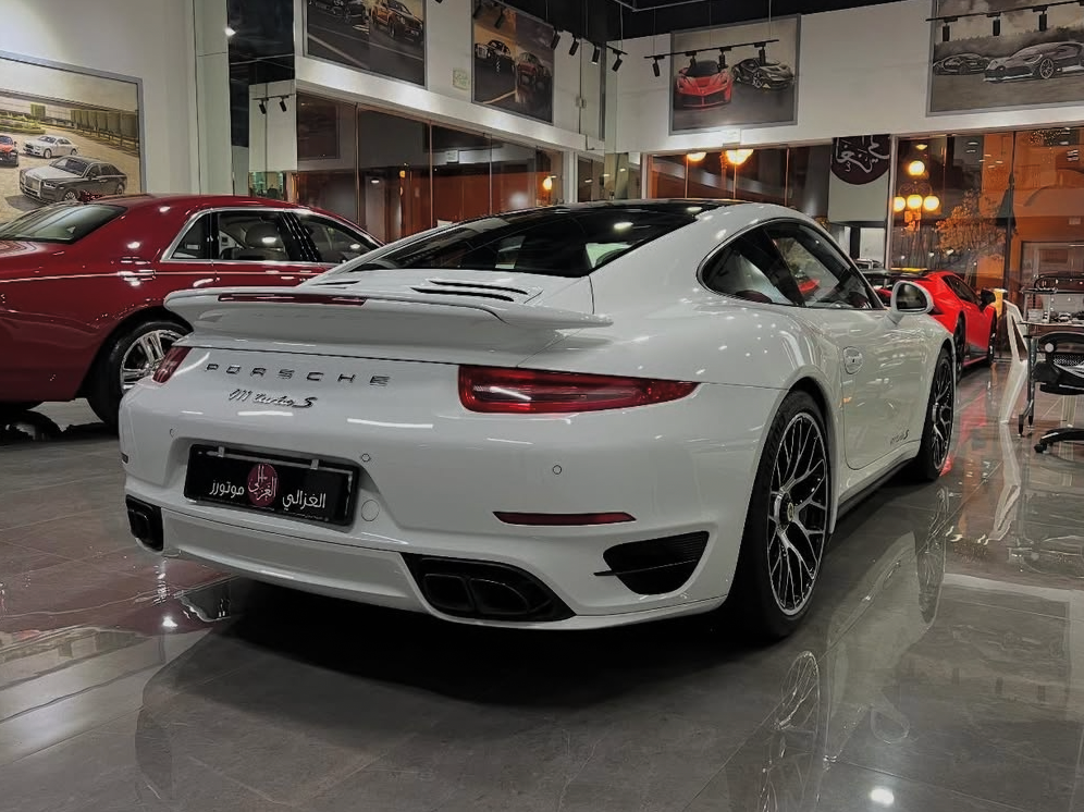 Porsche 911 Turbo S - Image 3
