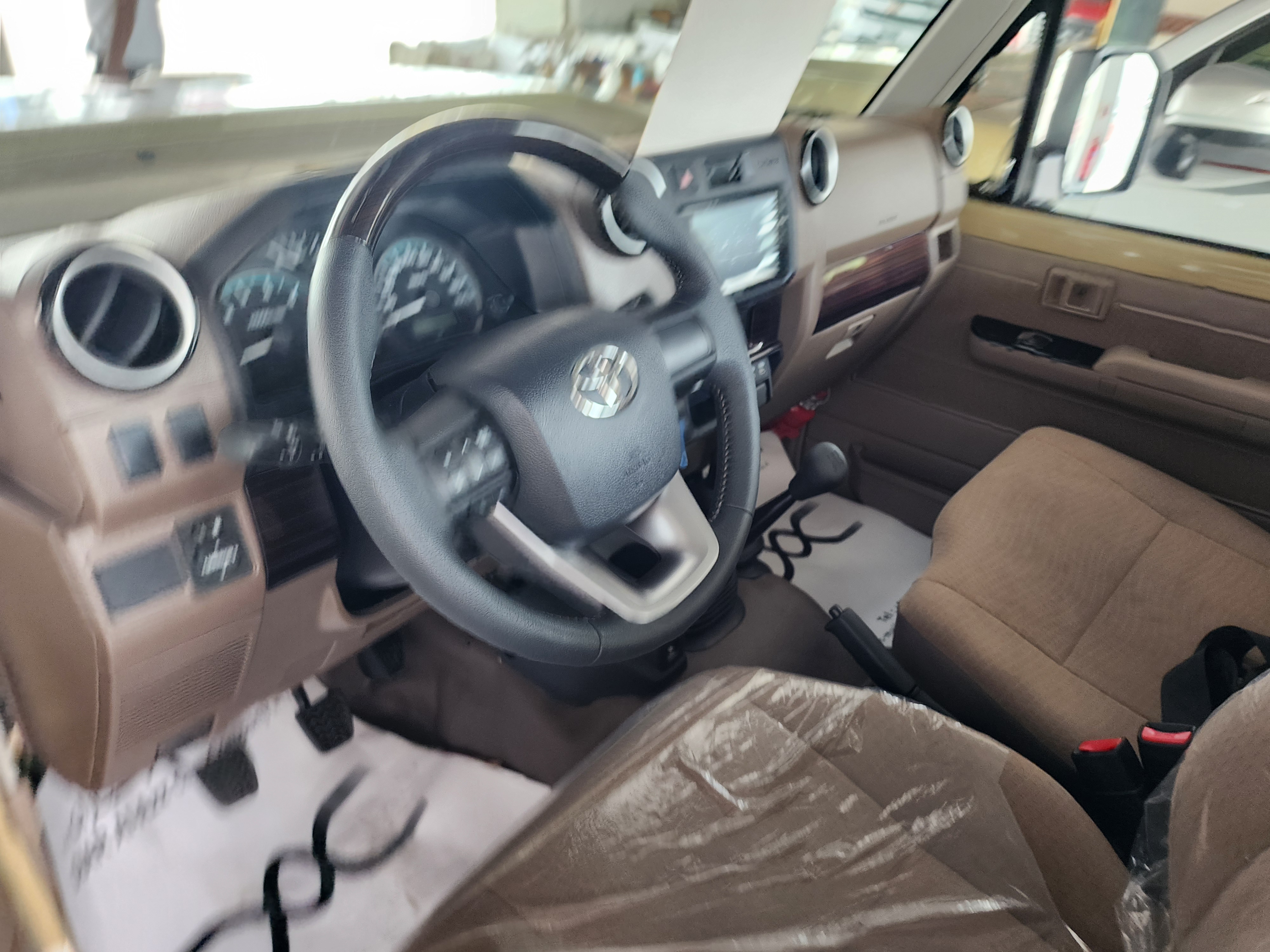 Toyota LX  - Image 2