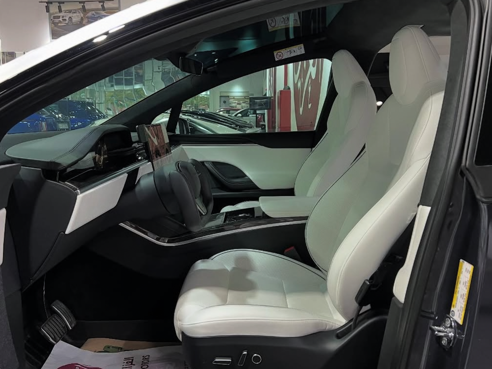 Tesla Model X - Image 4