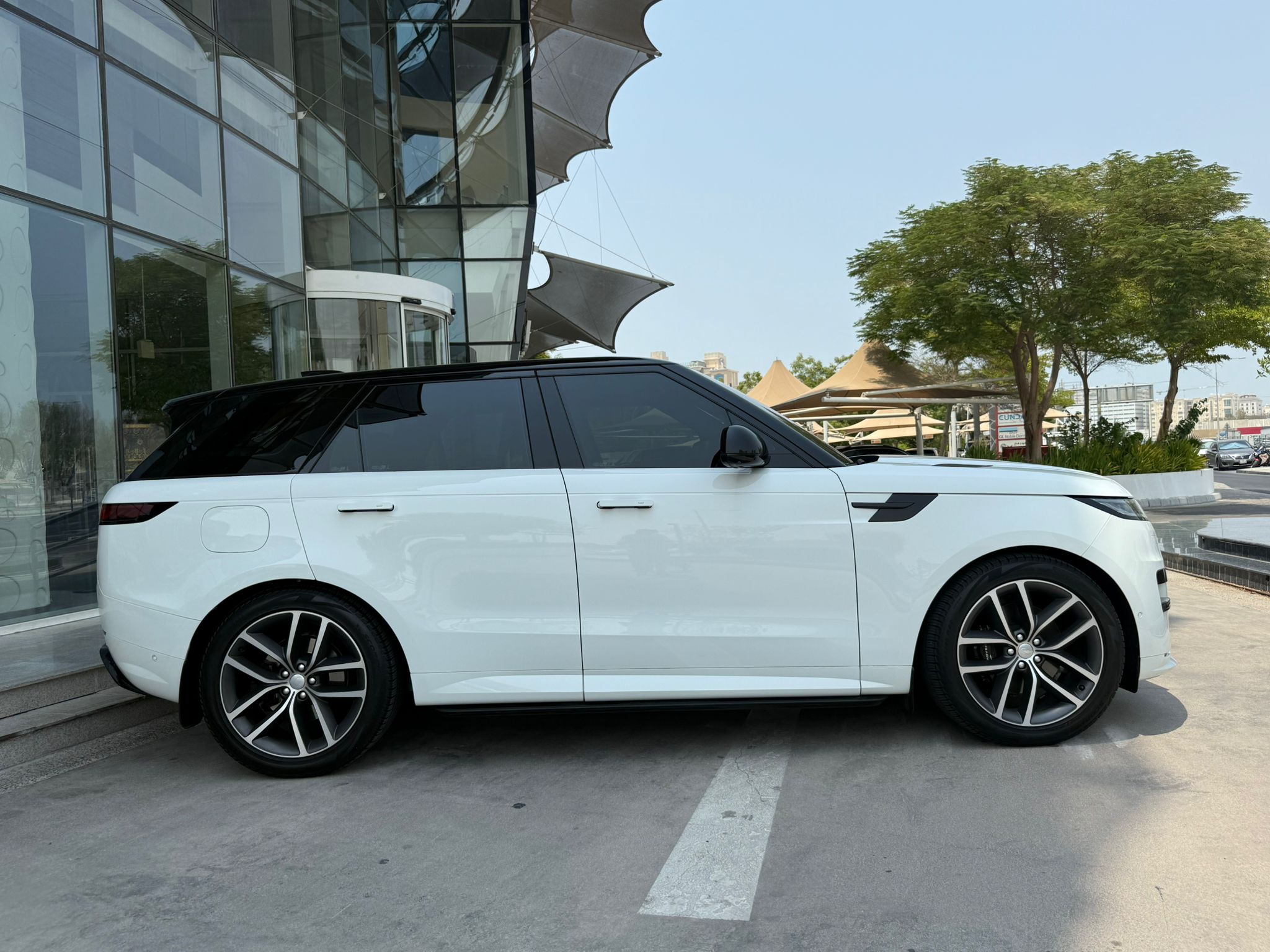 Land Rover Range Sport Dynamic - Image 2