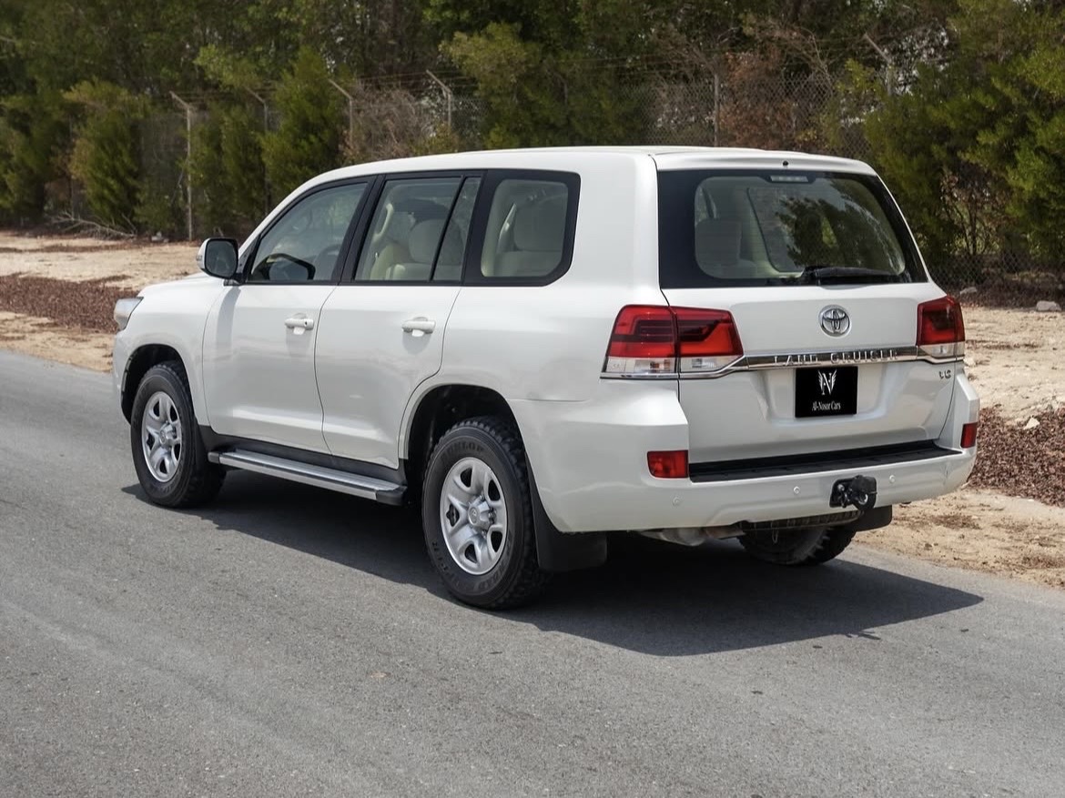 Toyota Land Cruiser GX Standard - Image 2