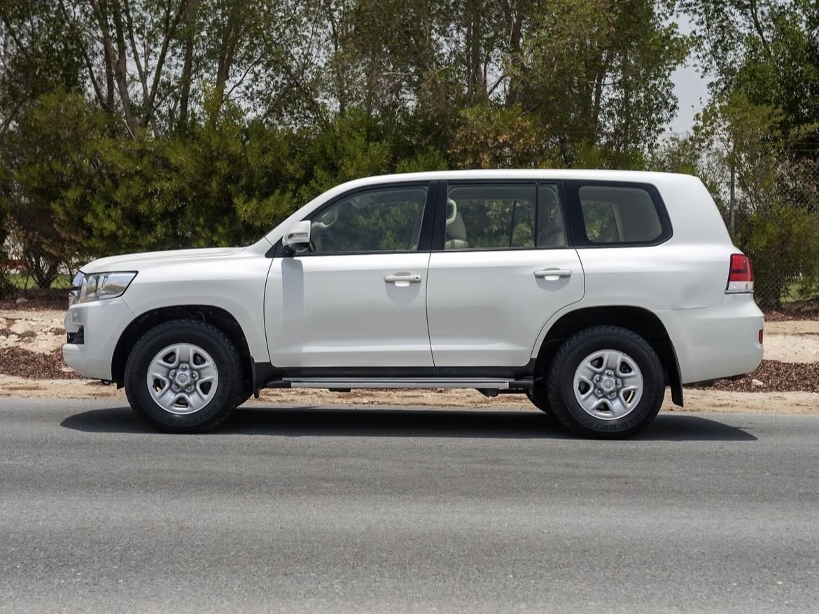 Toyota Land Cruiser GX Standard - Image 3