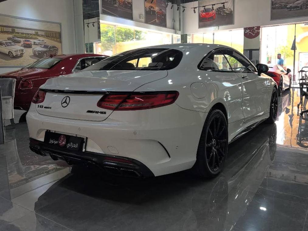 Mercedes-Benz S-Class Coupe 63 AMG - Image 3