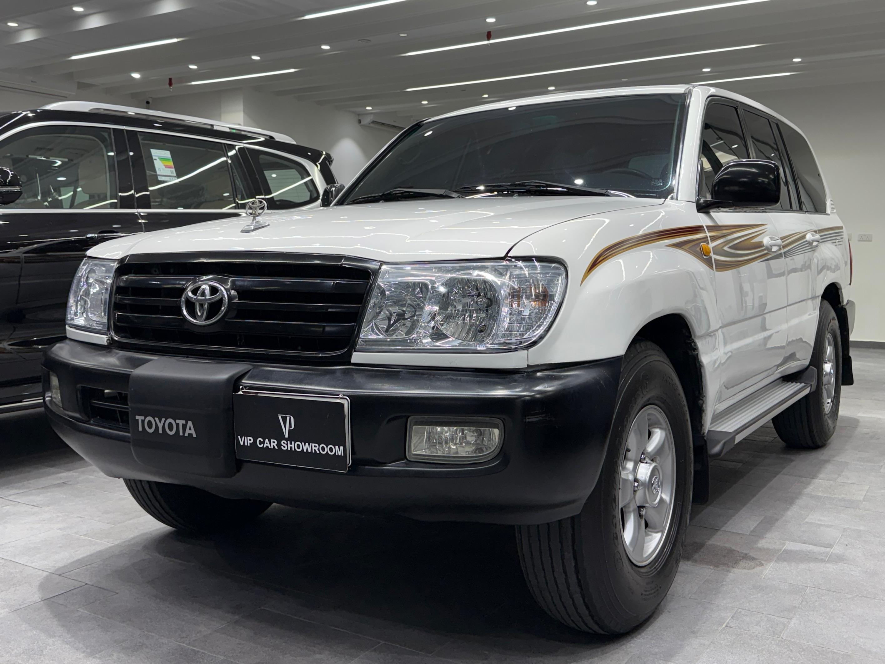 Toyota Land Cruiser GX - Image 2