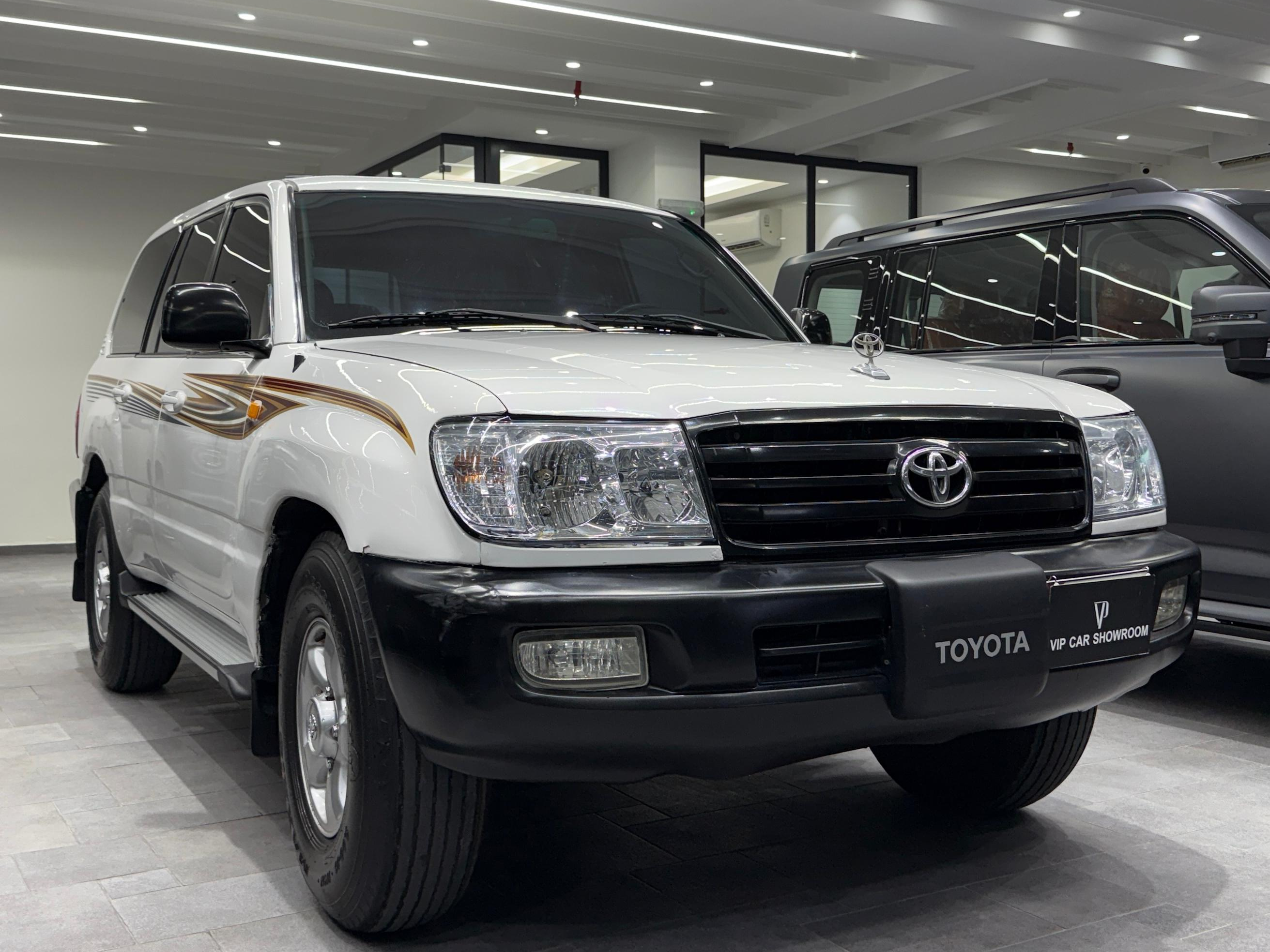 Toyota Land Cruiser GX - Image 3
