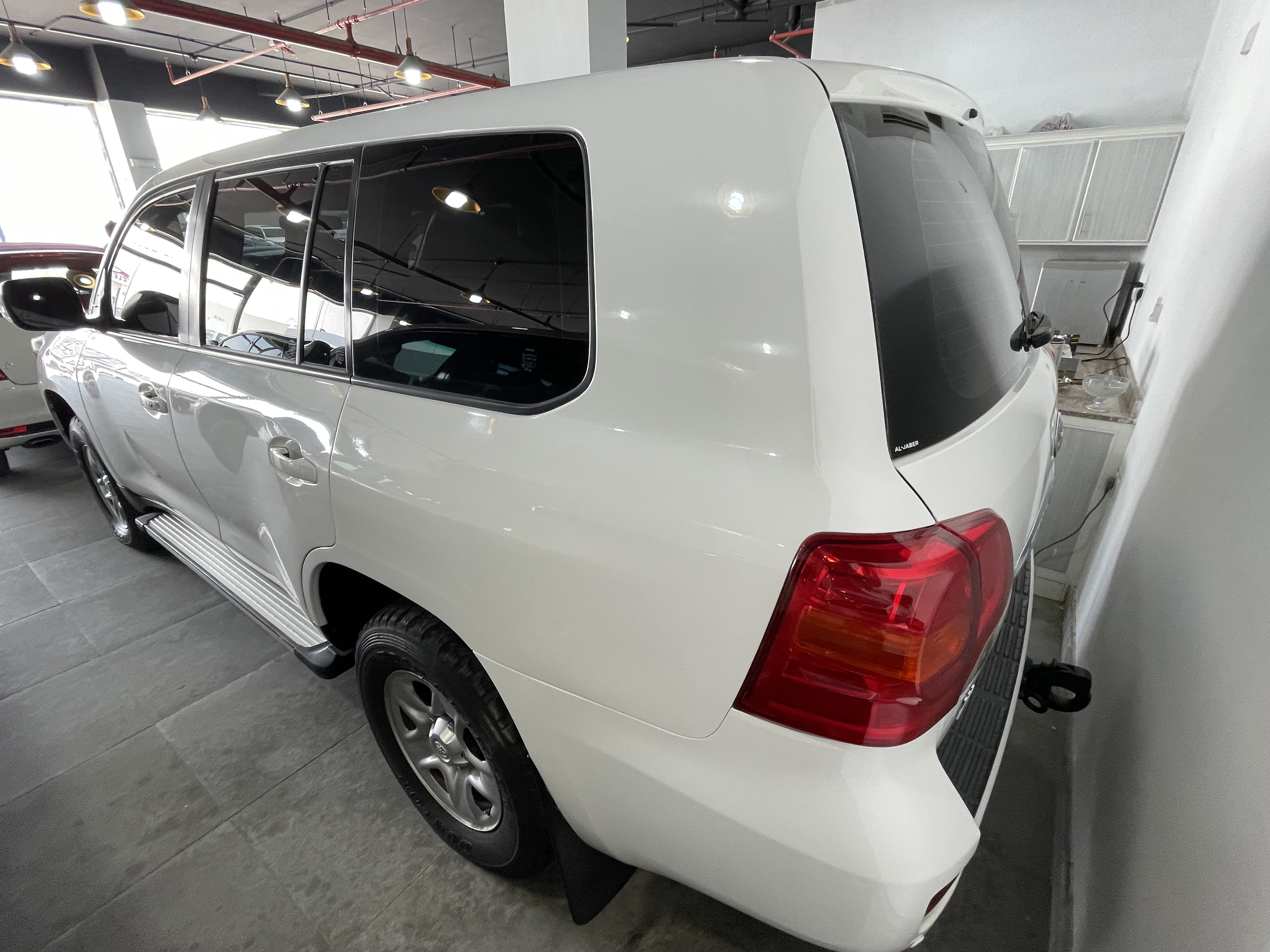 Toyota Land Cruiser Standard - Image 2