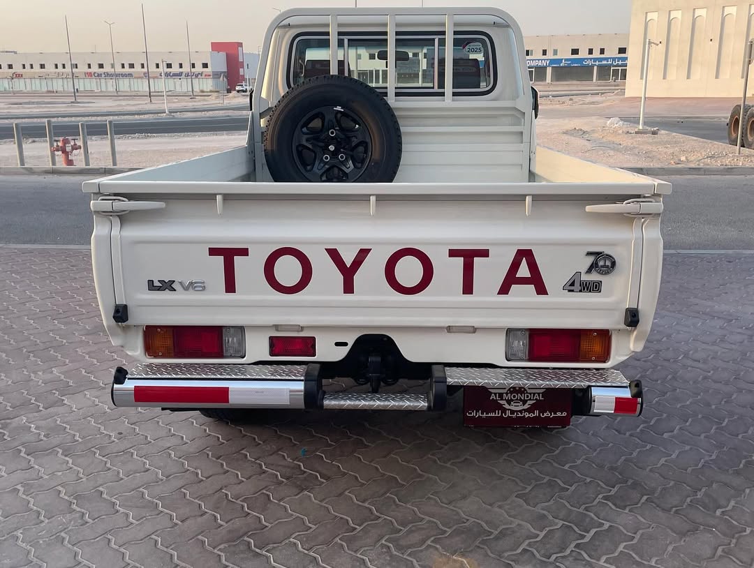 Toyota LX  - Image 2