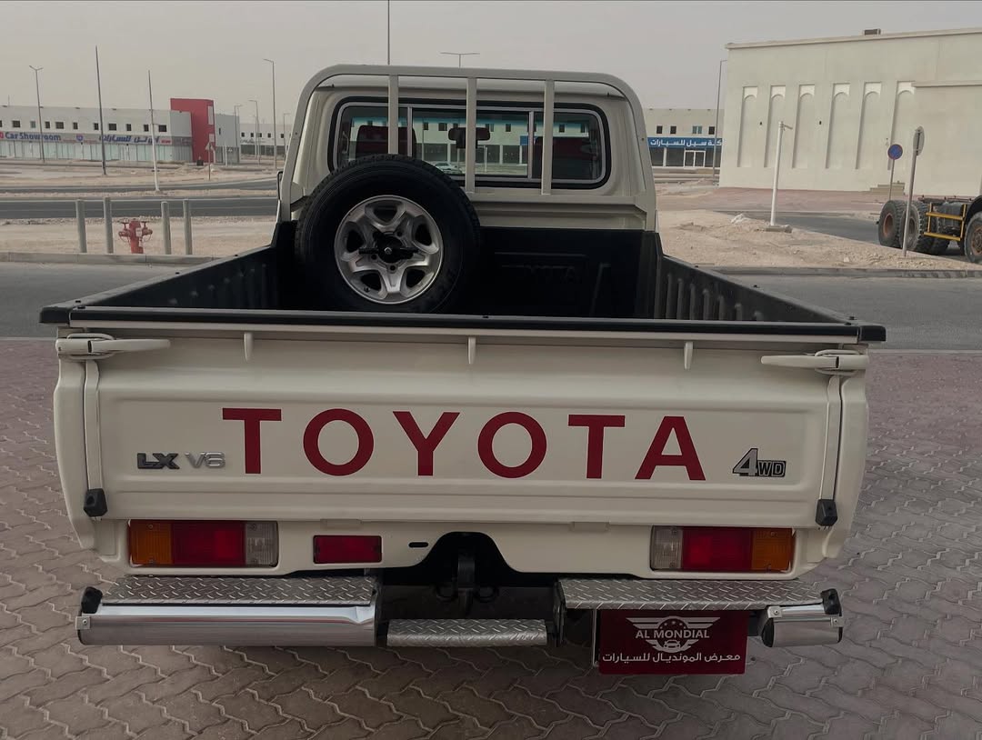 Toyota LX  - Image 2