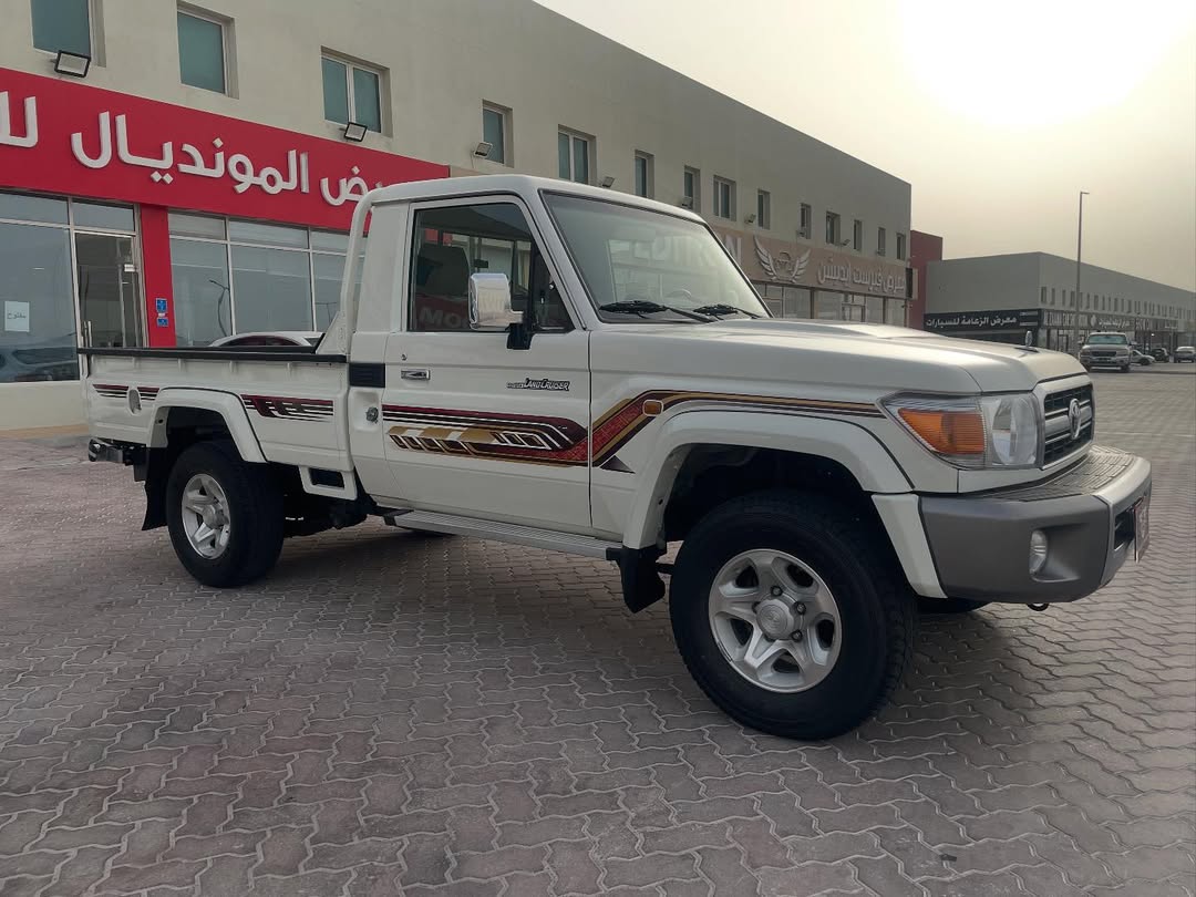 Toyota LX  - Image 3