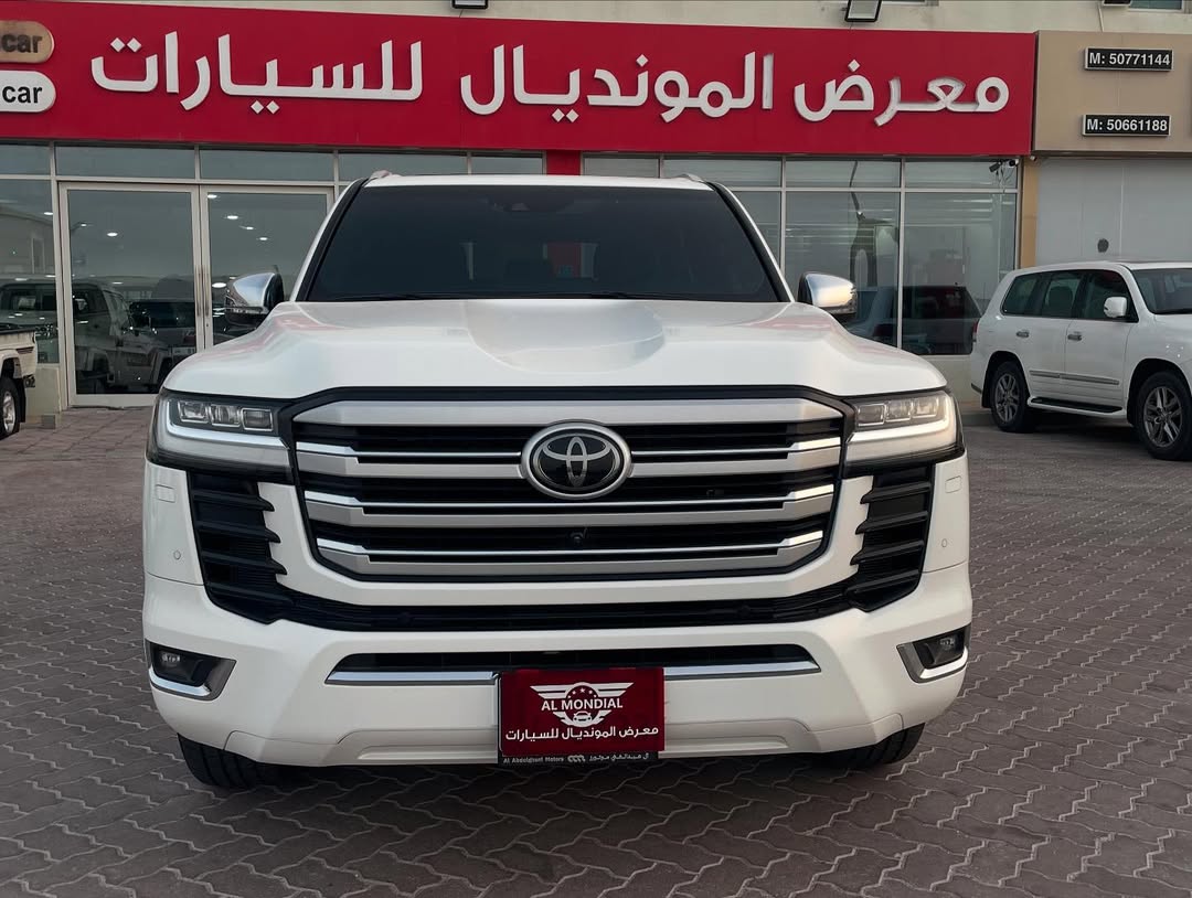 Toyota Land Cruiser VX.R - Image 3